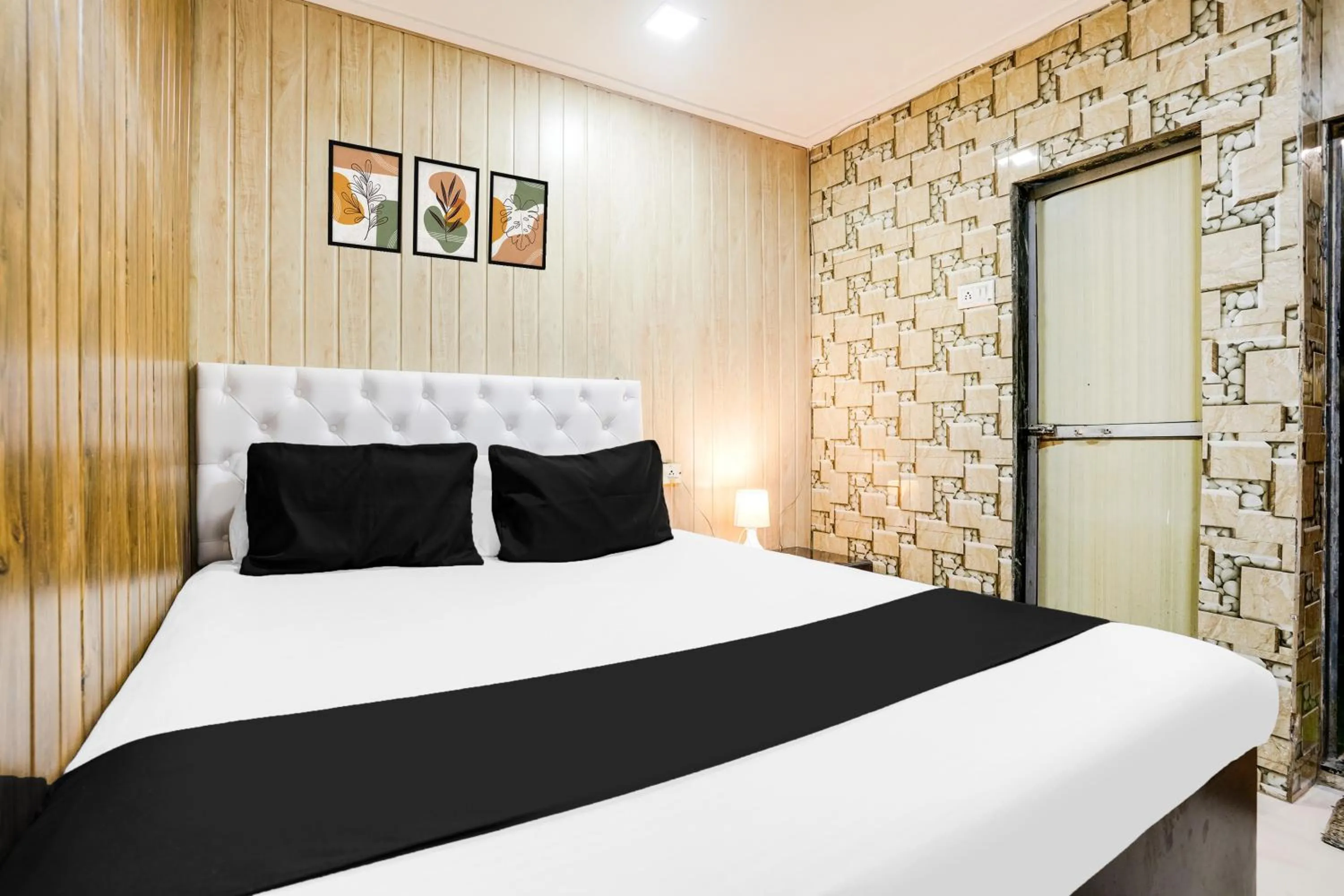 Bedroom in Hotel O Om Sai Palace