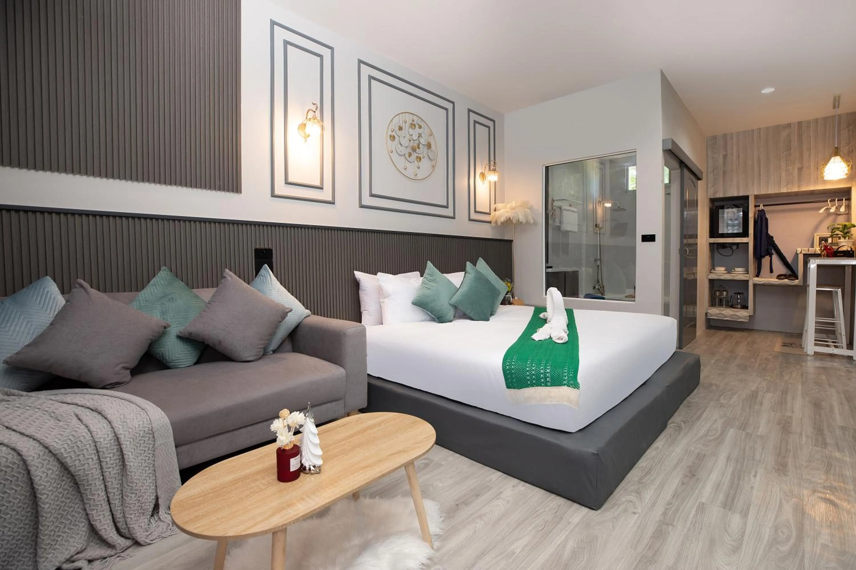 Bed in Best Time Pool Suites