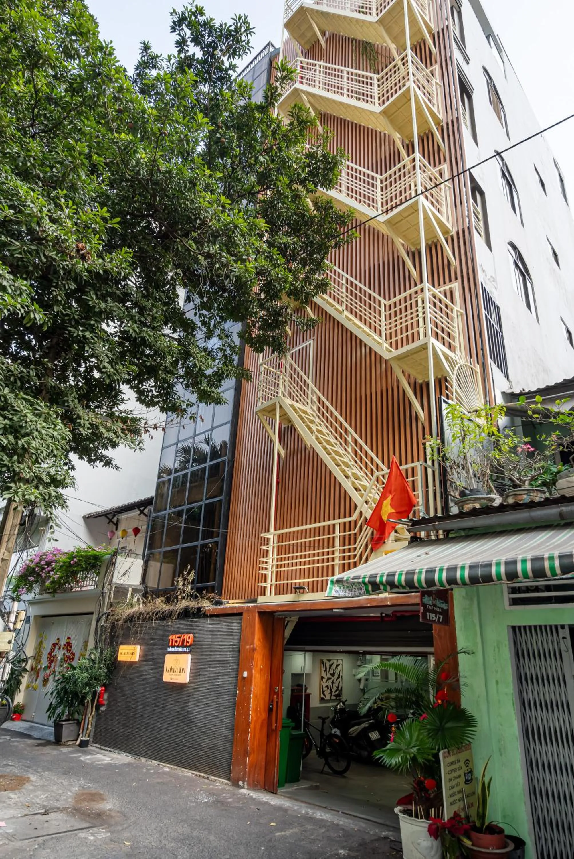 Property building in Lotus Lalala Inn Hotel