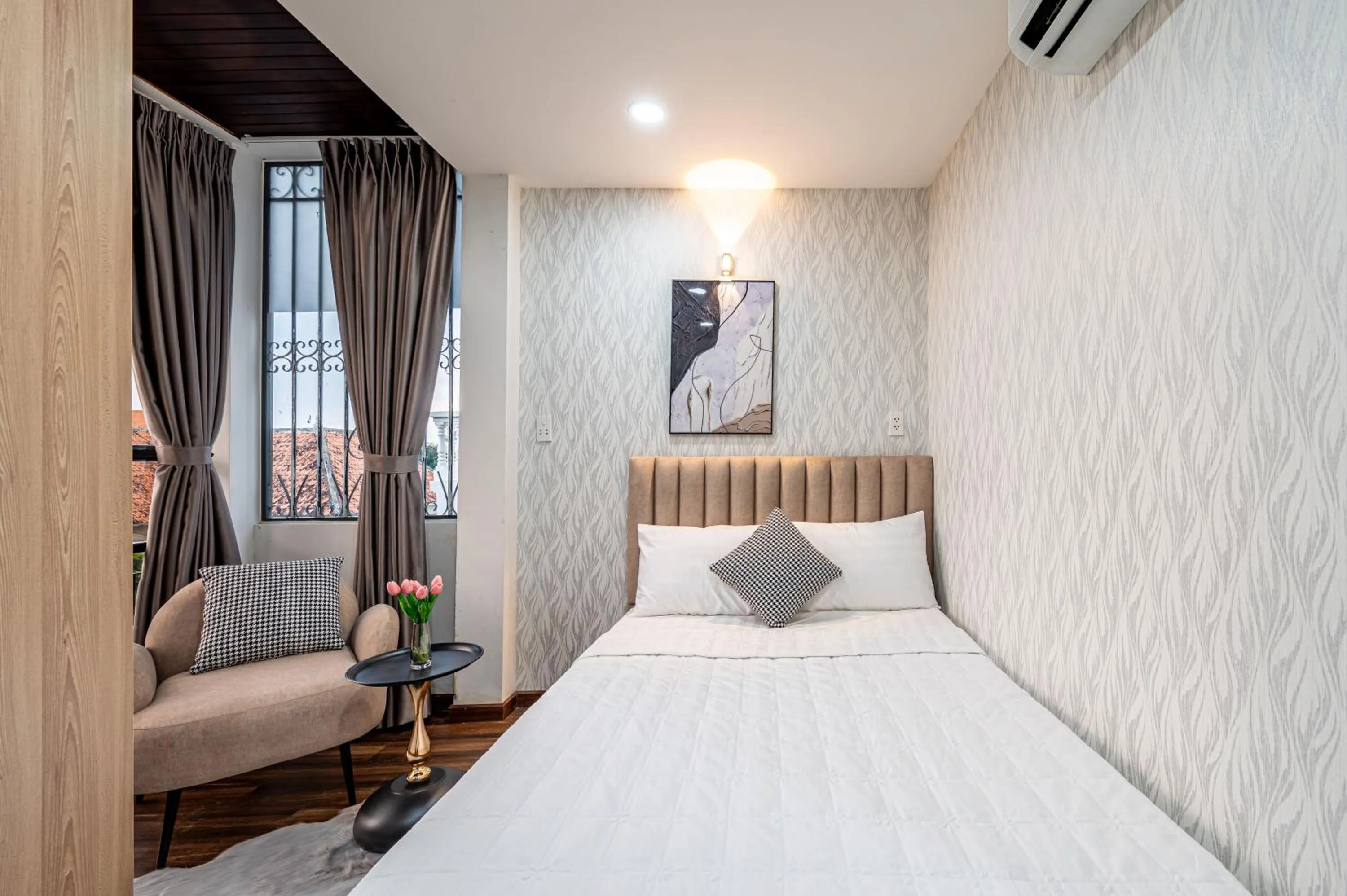 Photo of the whole room, Bed in Lotus Lalala Inn Hotel