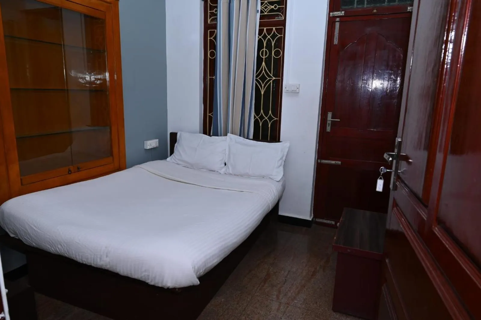 Bedroom, Bed in Prakash Residence - White Town