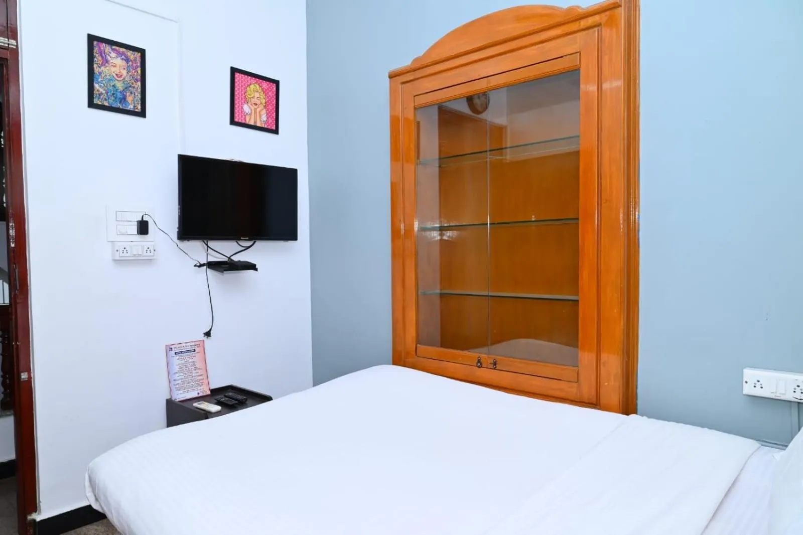 Bed in Prakash Residence - White Town