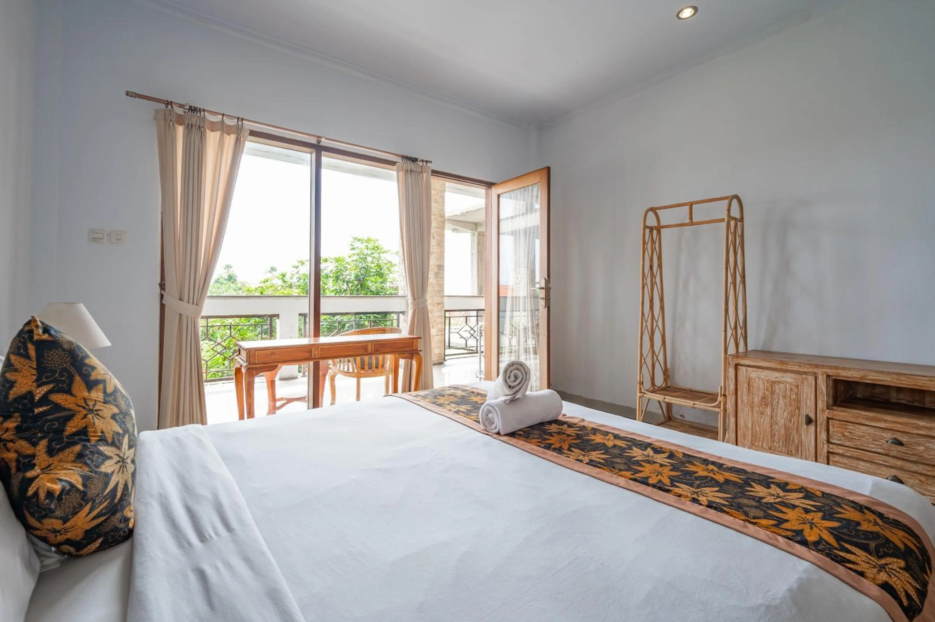 Bedroom, Bed in Agung Homestay Canggu Mitra RedDoorz