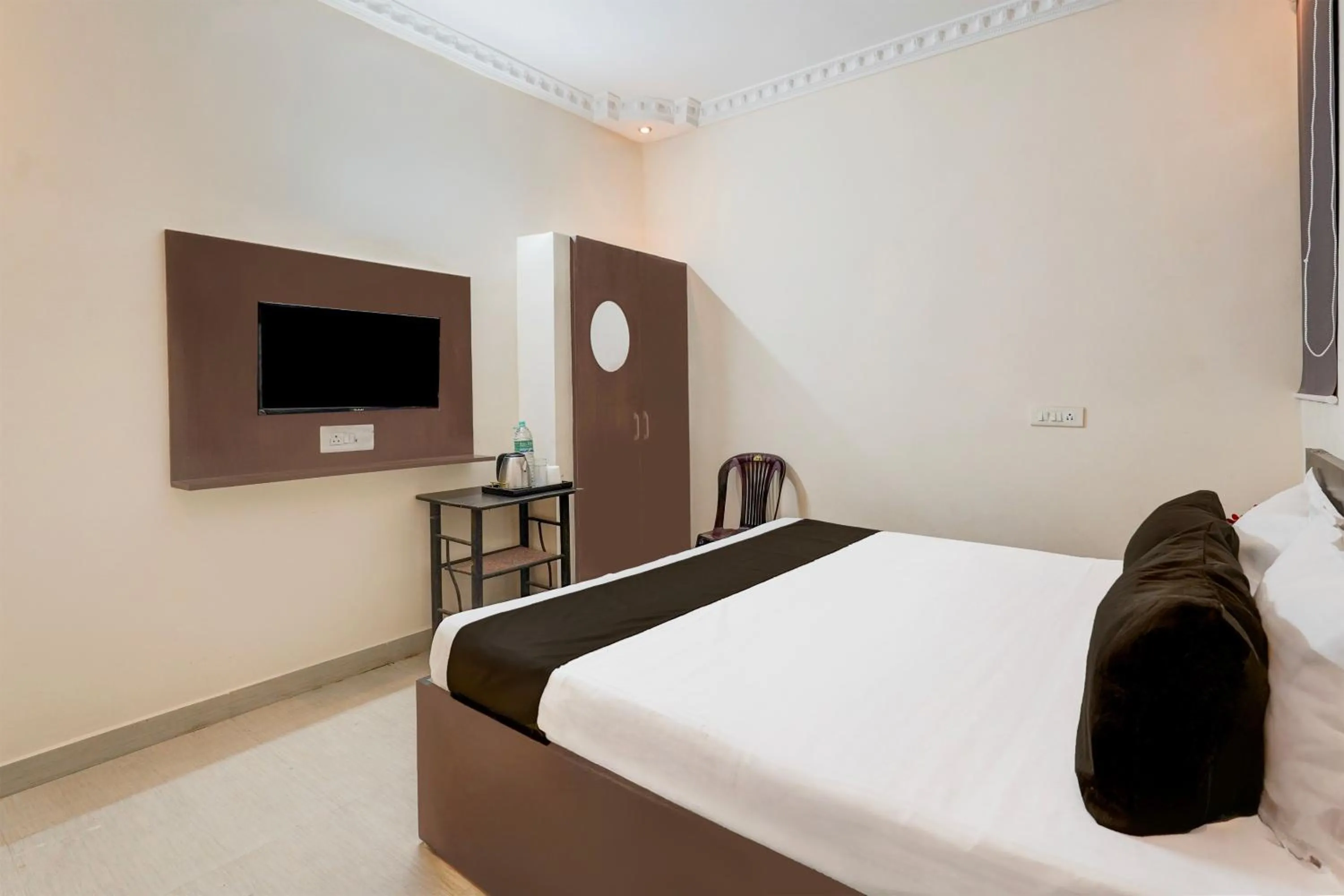 Budget Double Room - single occupancy in Super Hotel O Janappanchatram