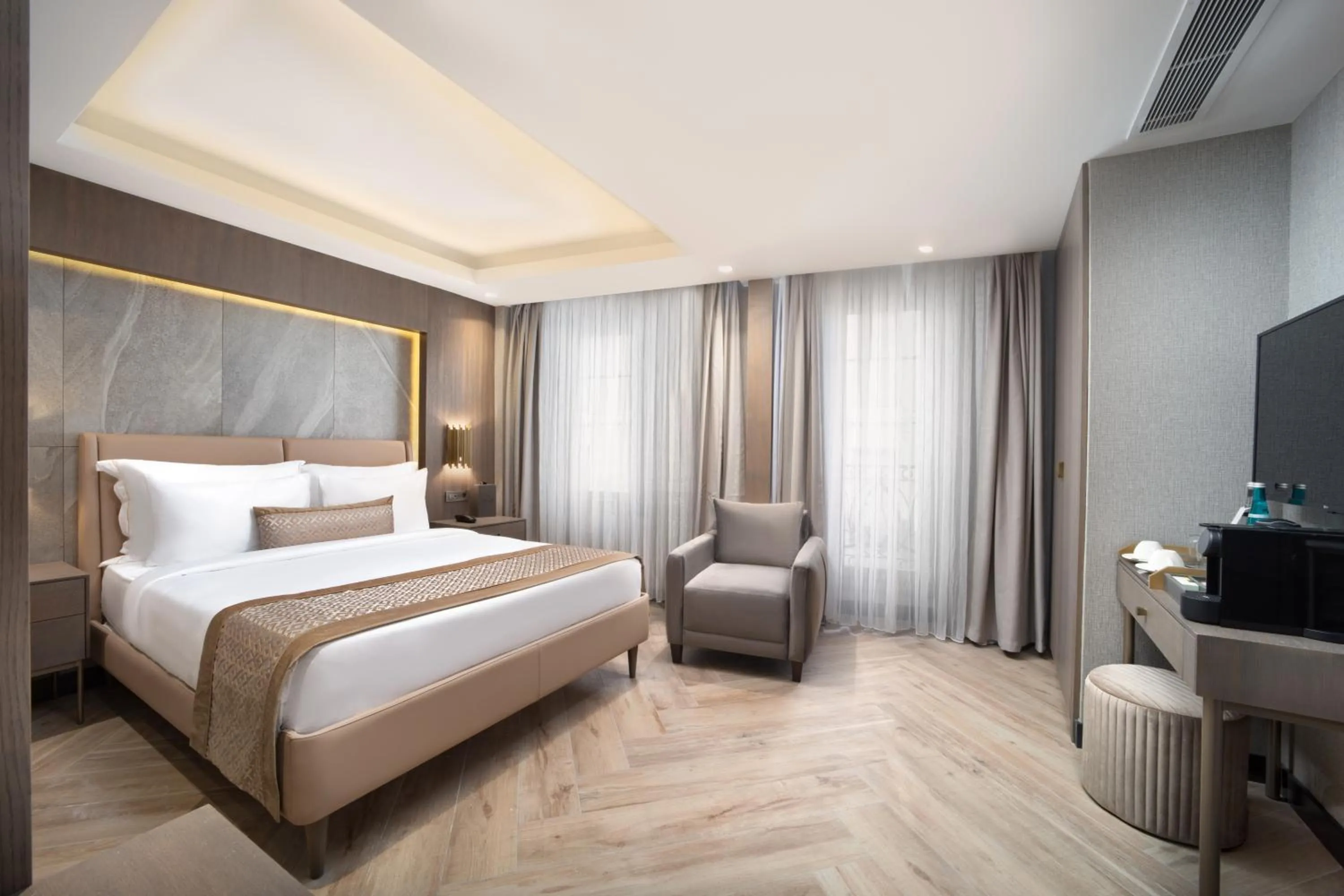 Photo of the whole room, Bed in Me by Mula