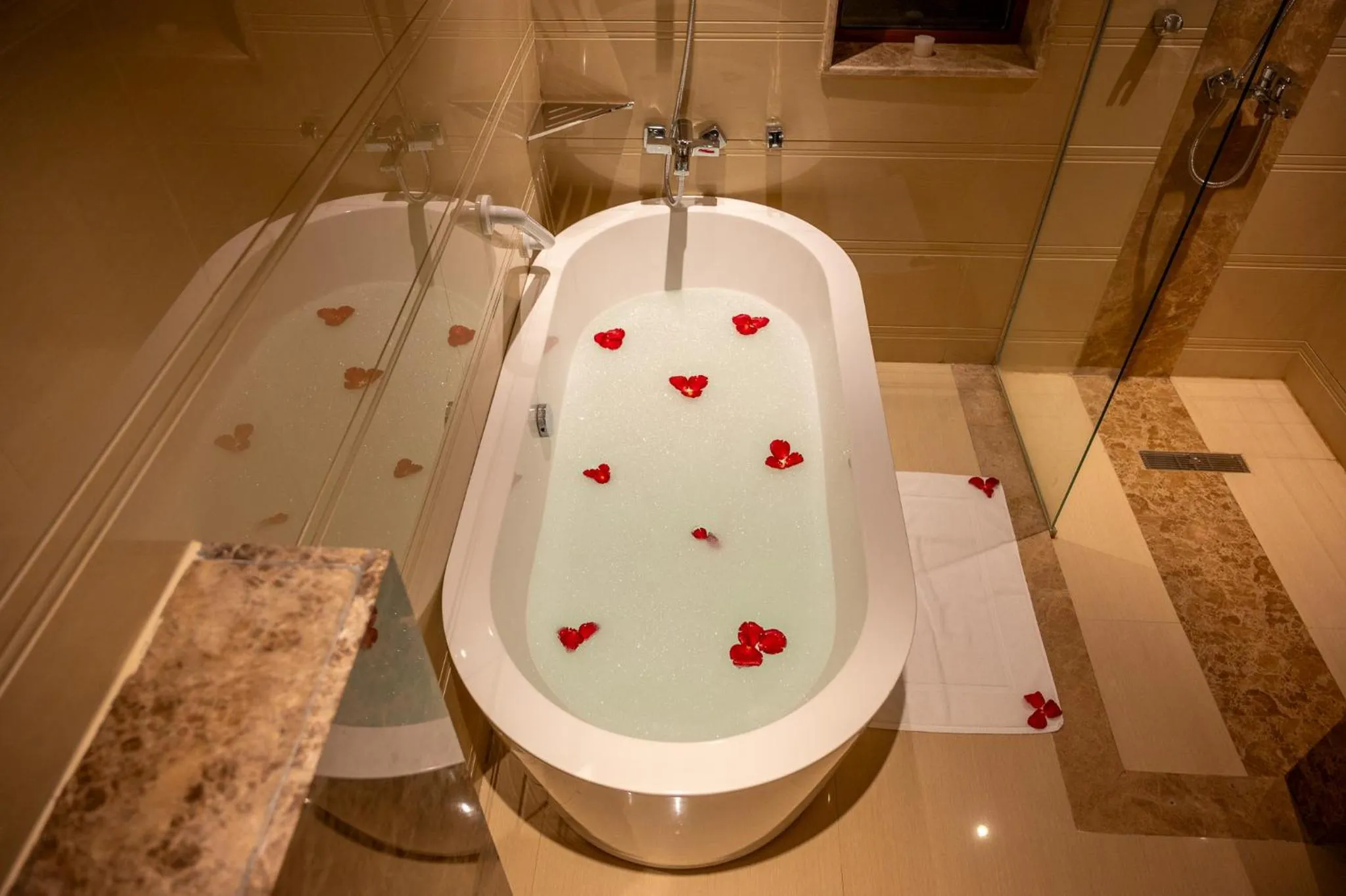 Bath in La Zona Continental Hotel