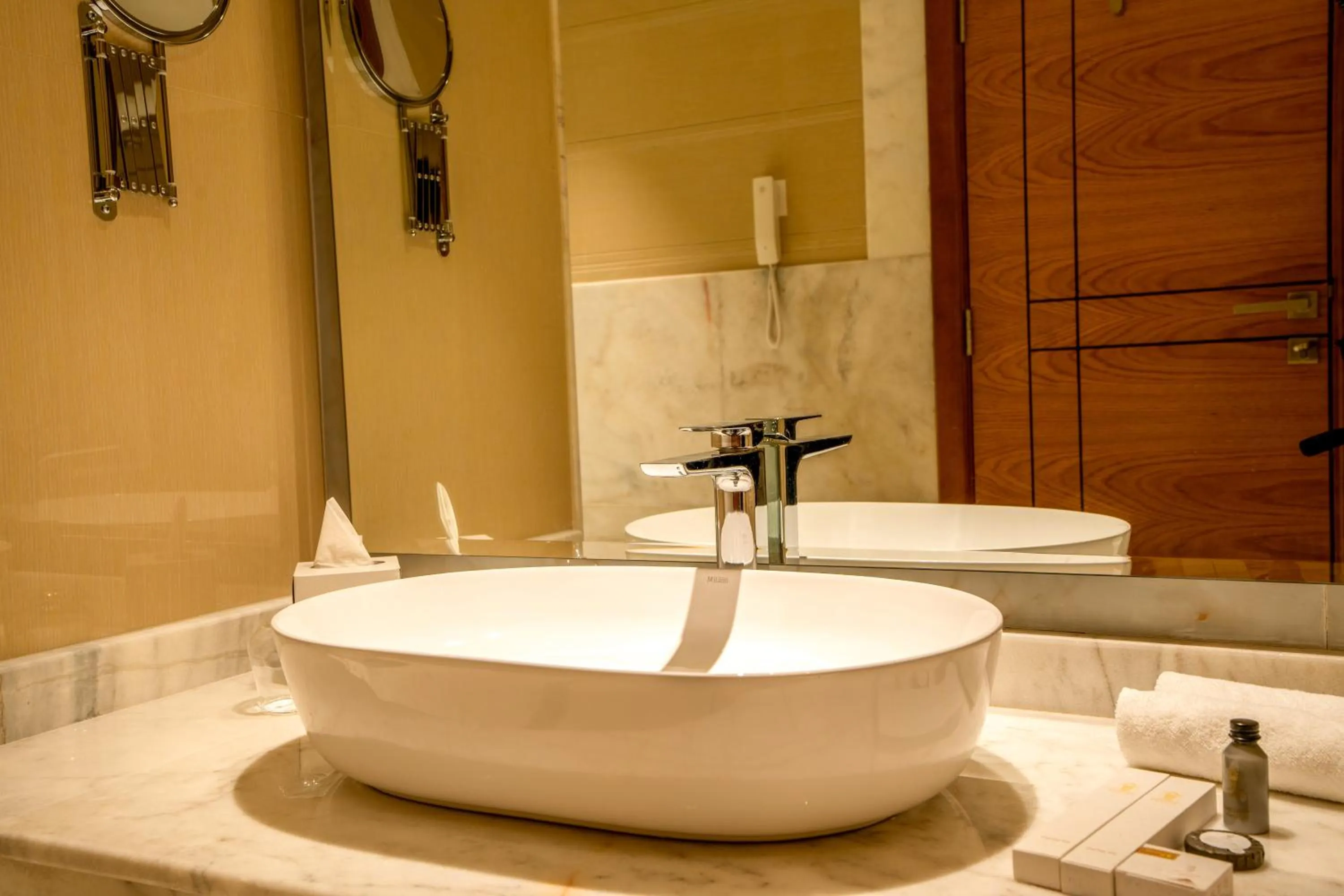 Bathroom in La Zona Continental Hotel