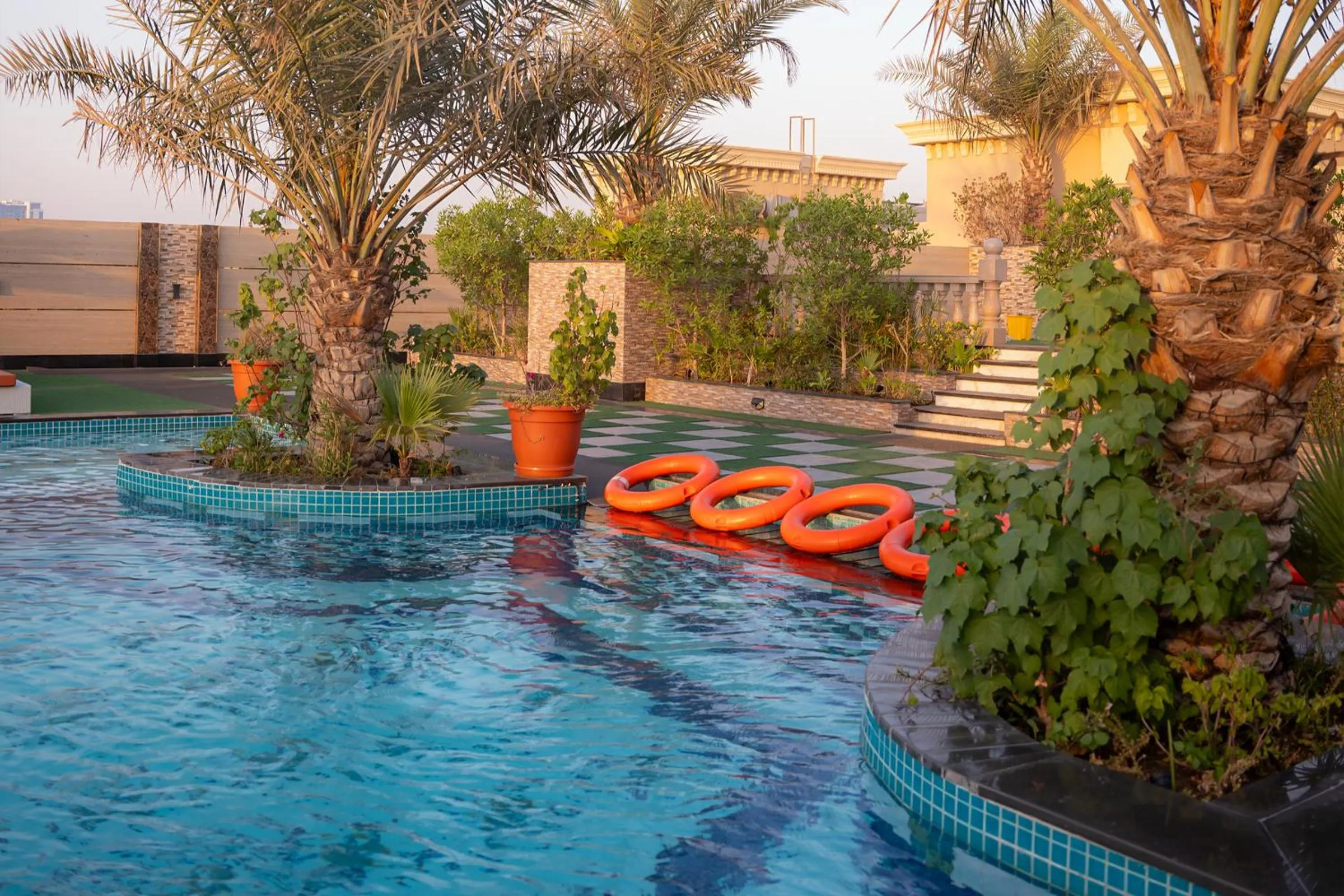 Swimming pool in La Zona Continental Hotel