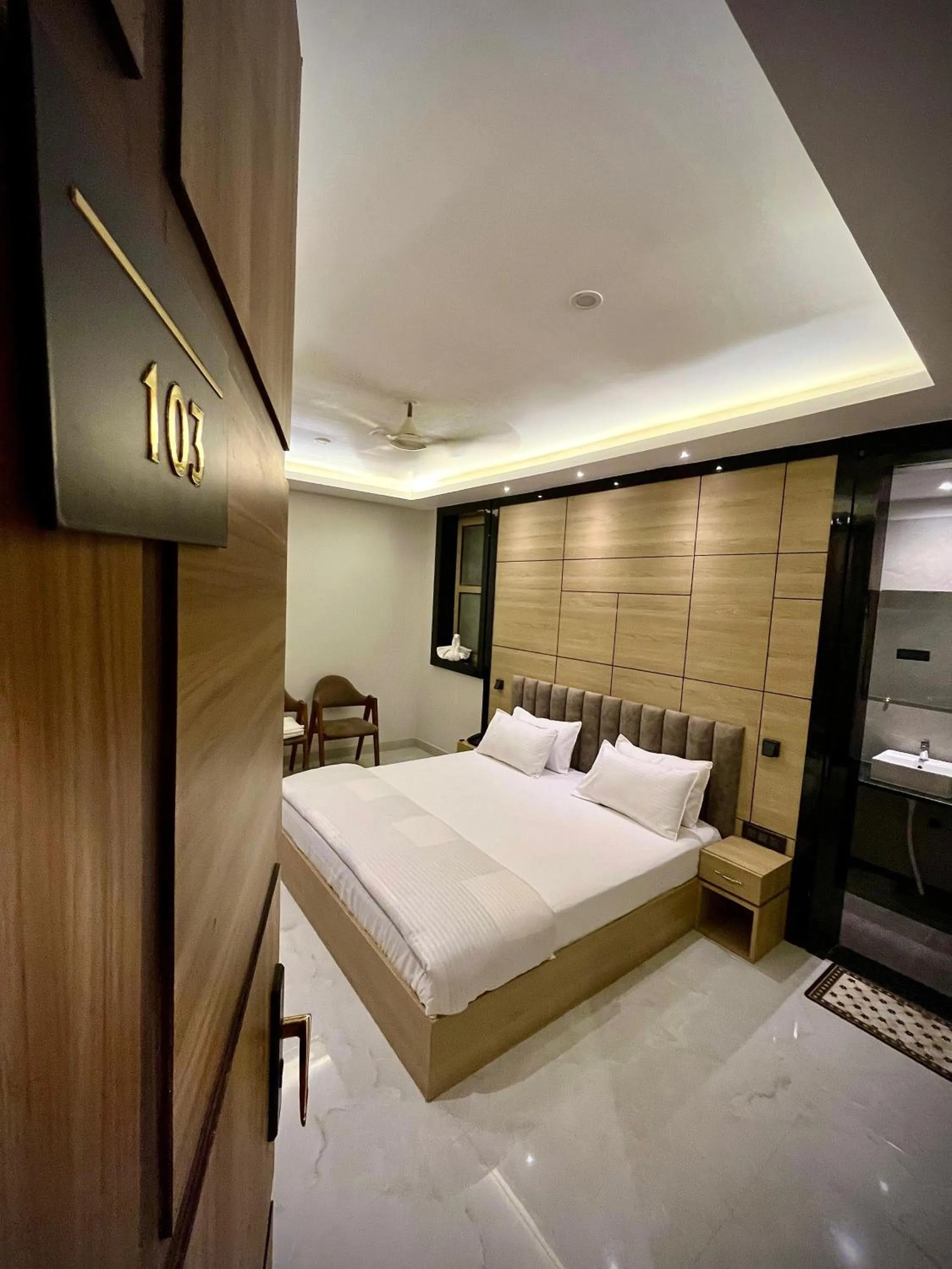 Bed in Hotel Lata Continental