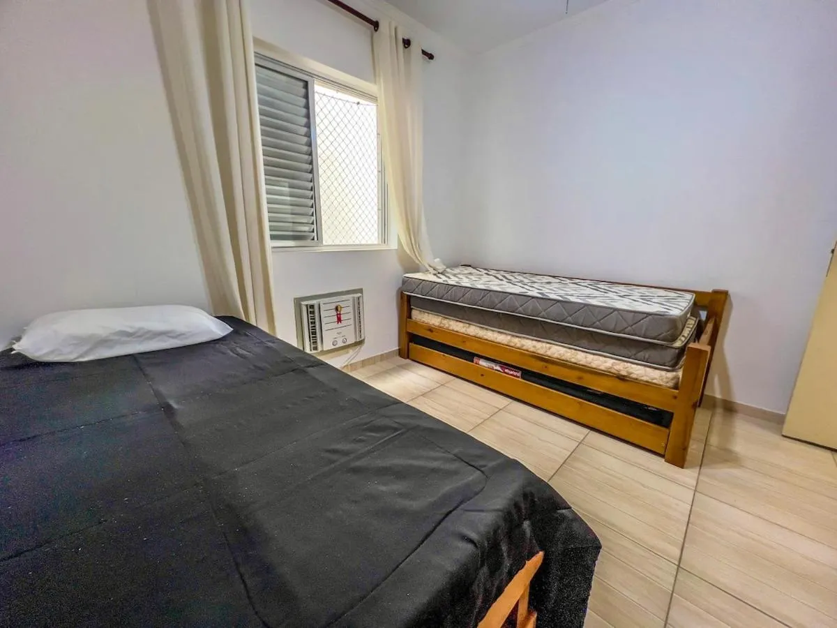 Bed in R15 · 2 quadras da praia R15