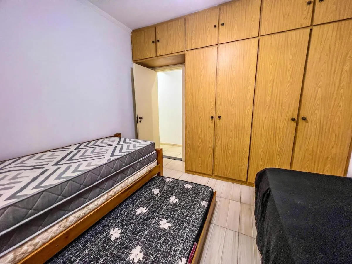 Bed in R15 · 2 quadras da praia R15