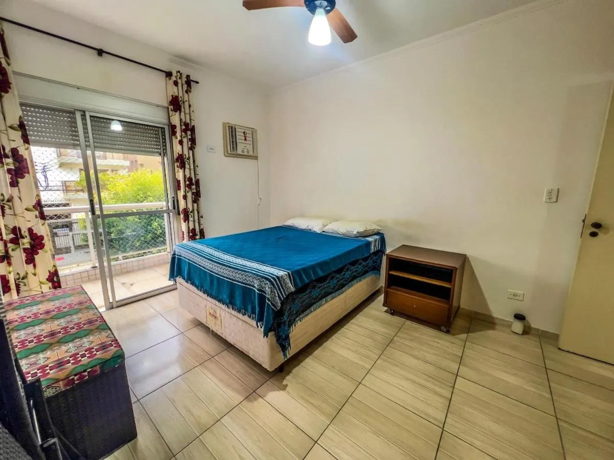Bed in R15 · 2 quadras da praia R15