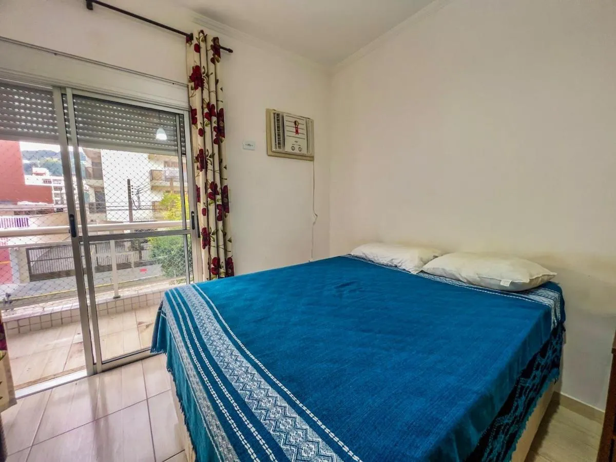 Bed in R15 · 2 quadras da praia R15