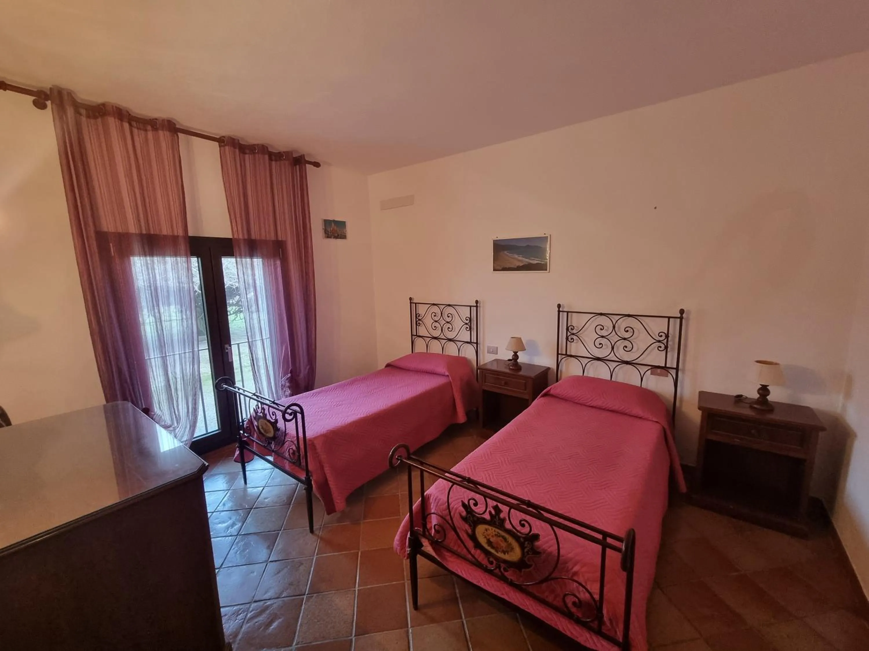Bedroom, Bed in Azienda Il Tizzano