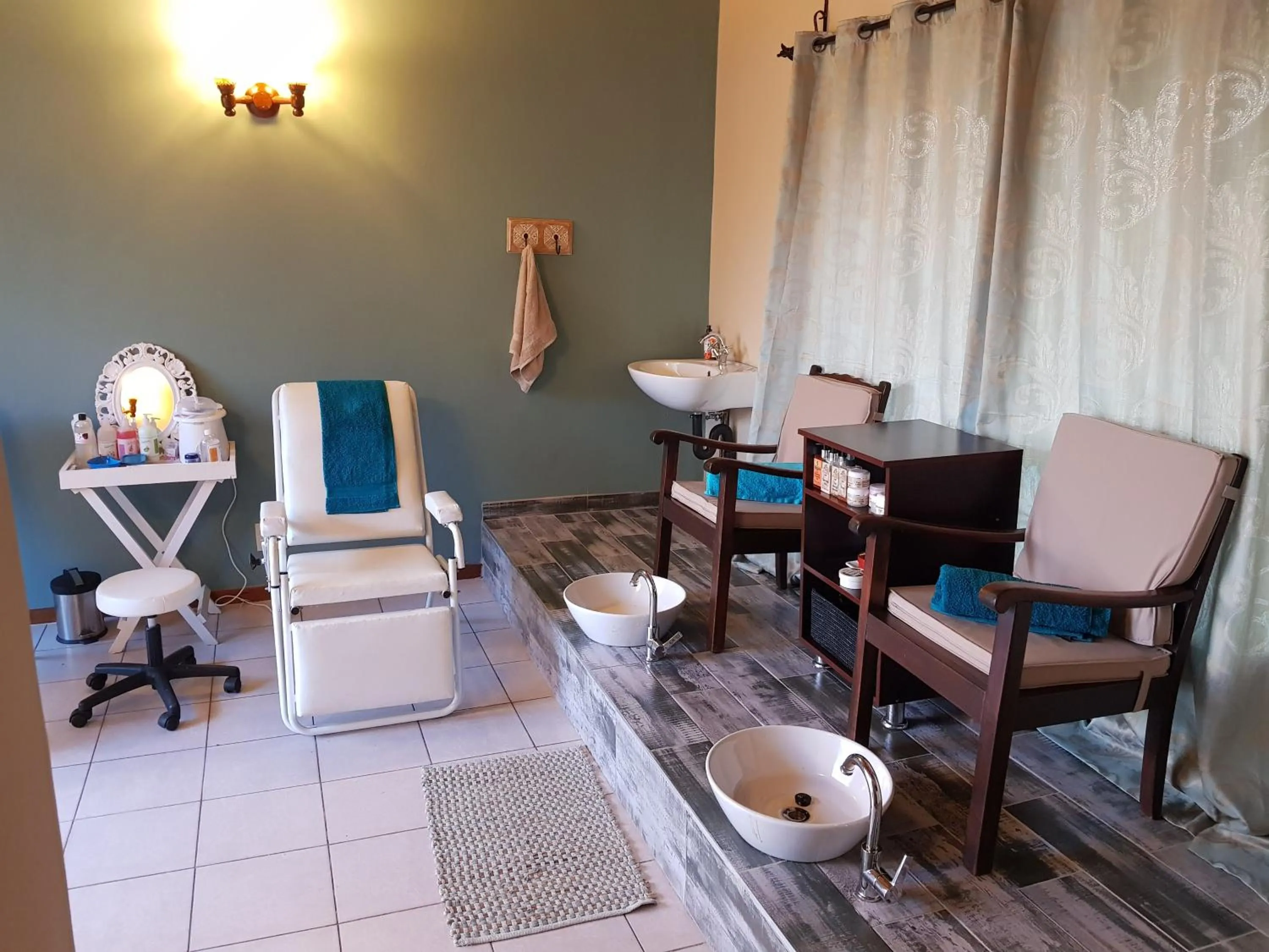 Swimming pool in Kwa-Eden Hotels and Conferencing