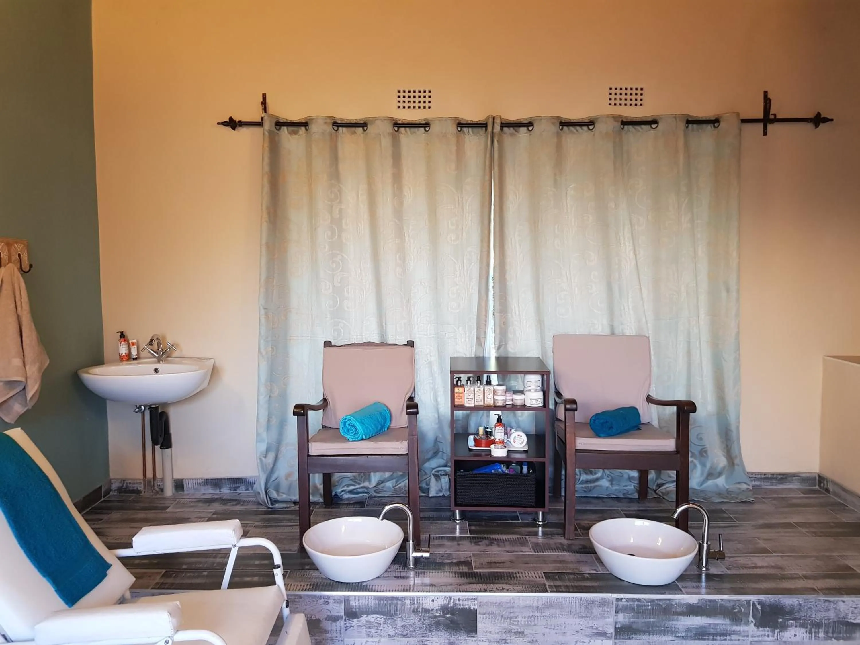 Swimming pool in Kwa-Eden Hotels and Conferencing