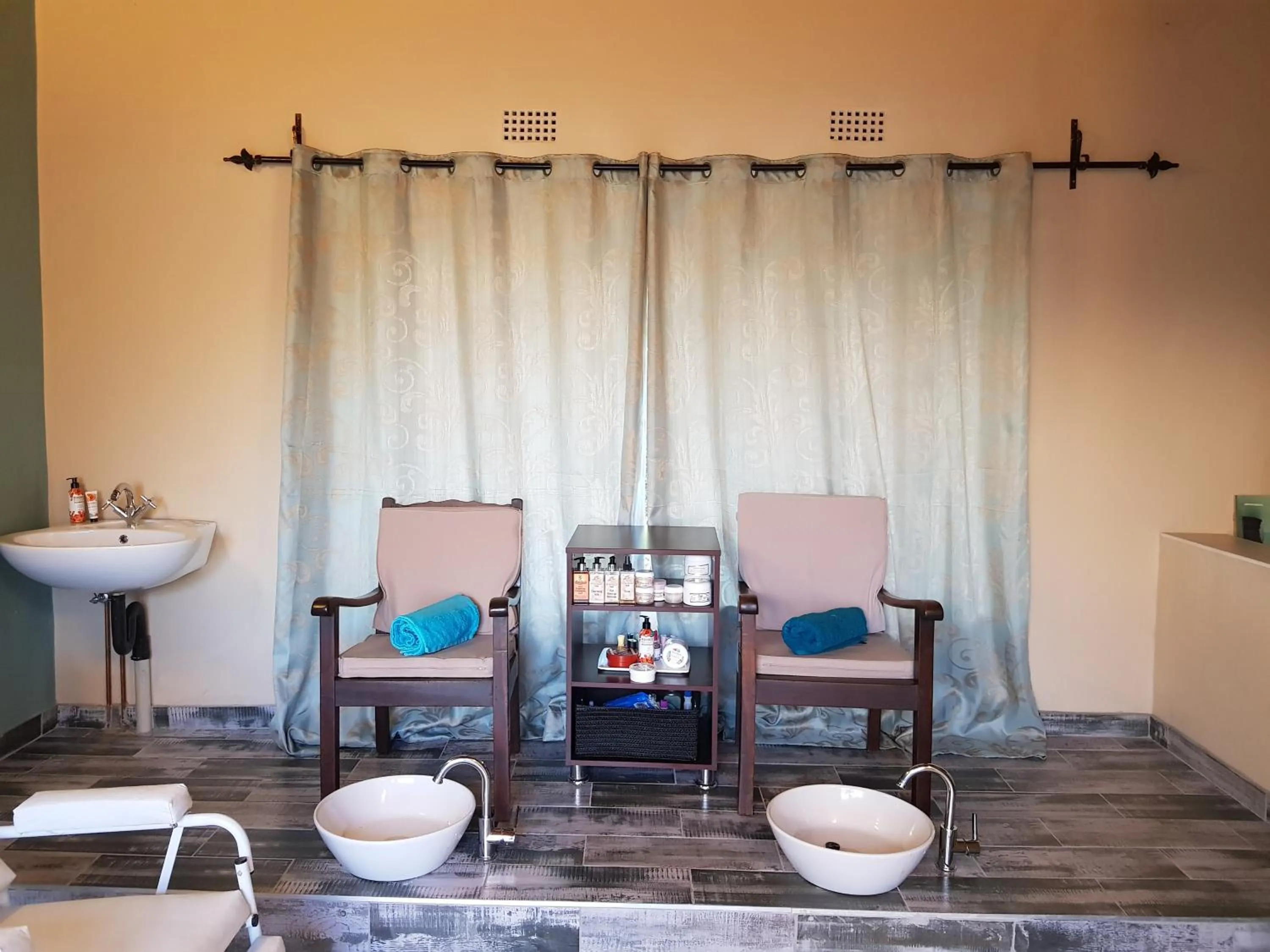 Swimming pool in Kwa-Eden Hotels and Conferencing