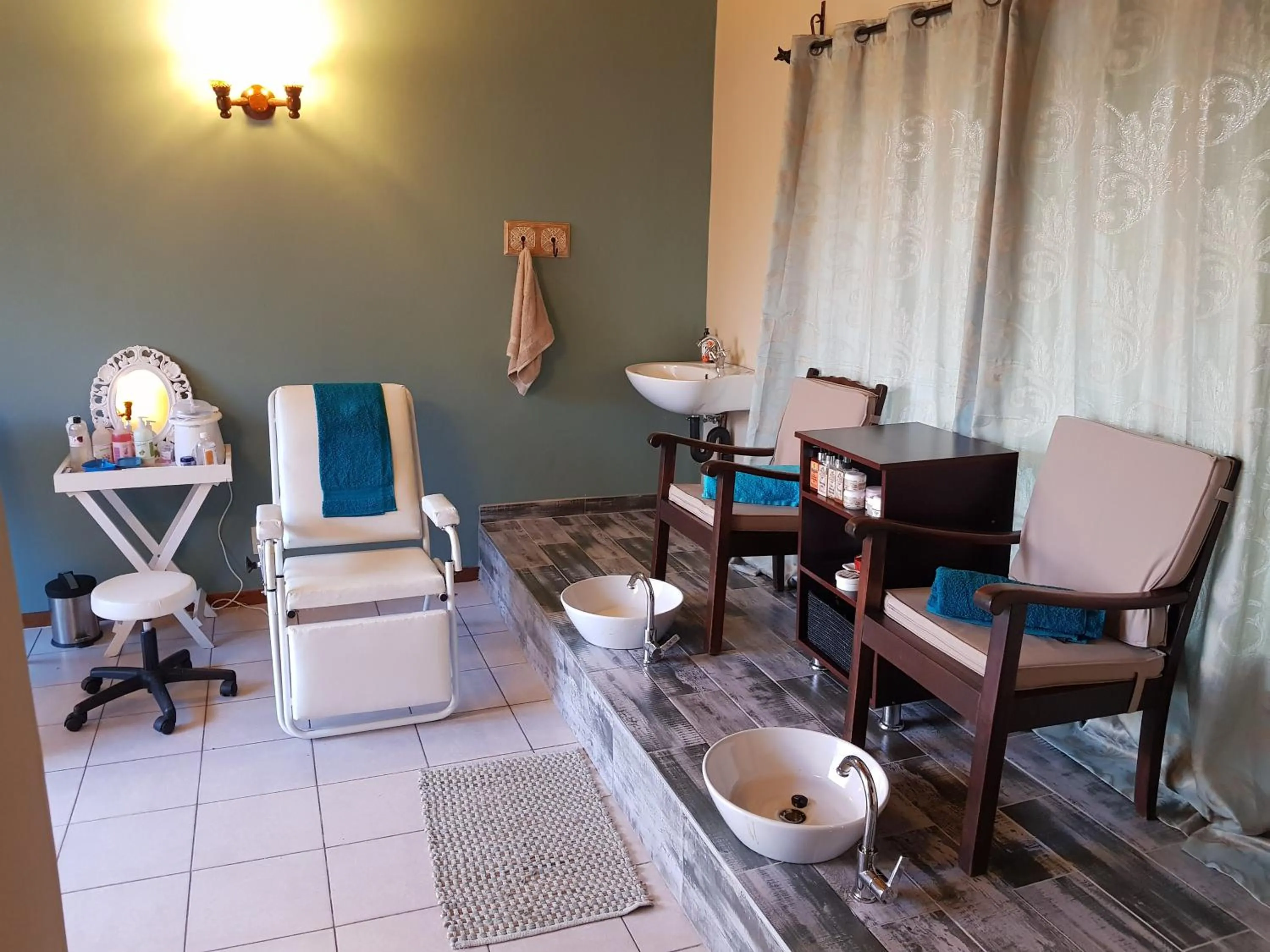 Swimming pool in Kwa-Eden Hotels and Conferencing