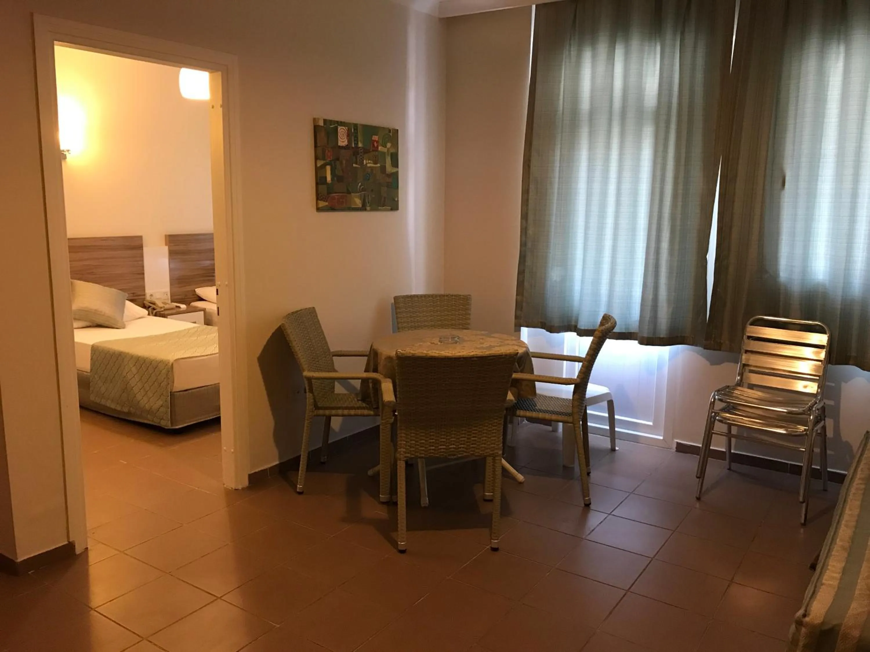 Seating area, Bed in Narcis Apart Hotel