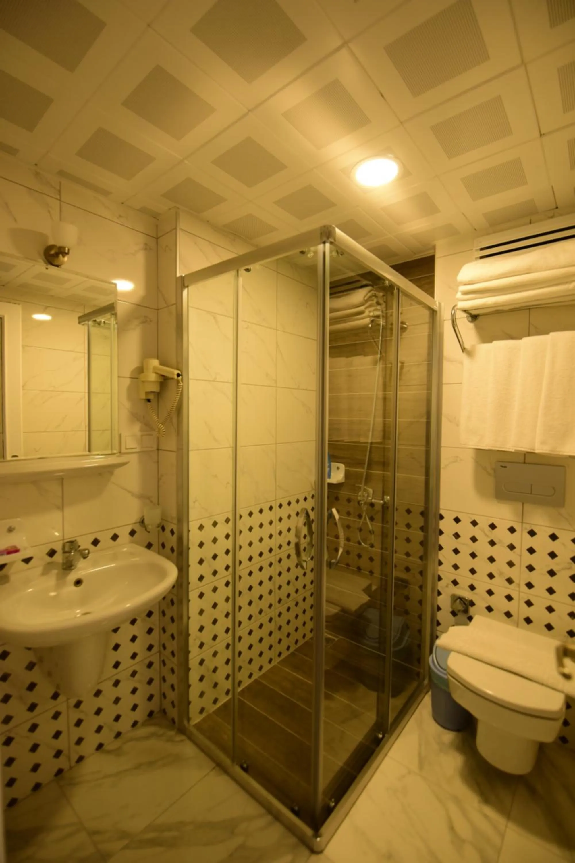 Bathroom in Narcis Apart Hotel