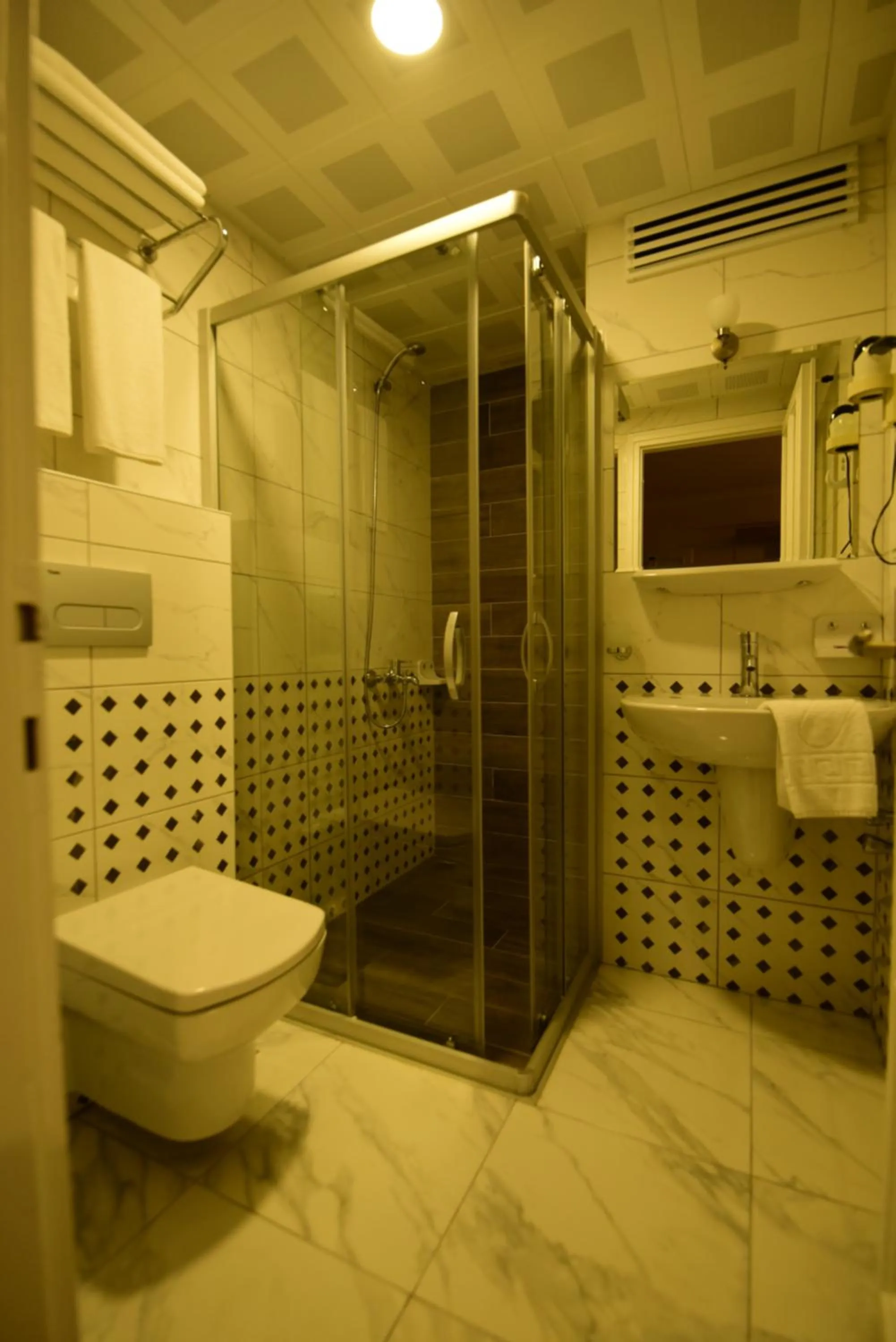 Bathroom in Narcis Apart Hotel