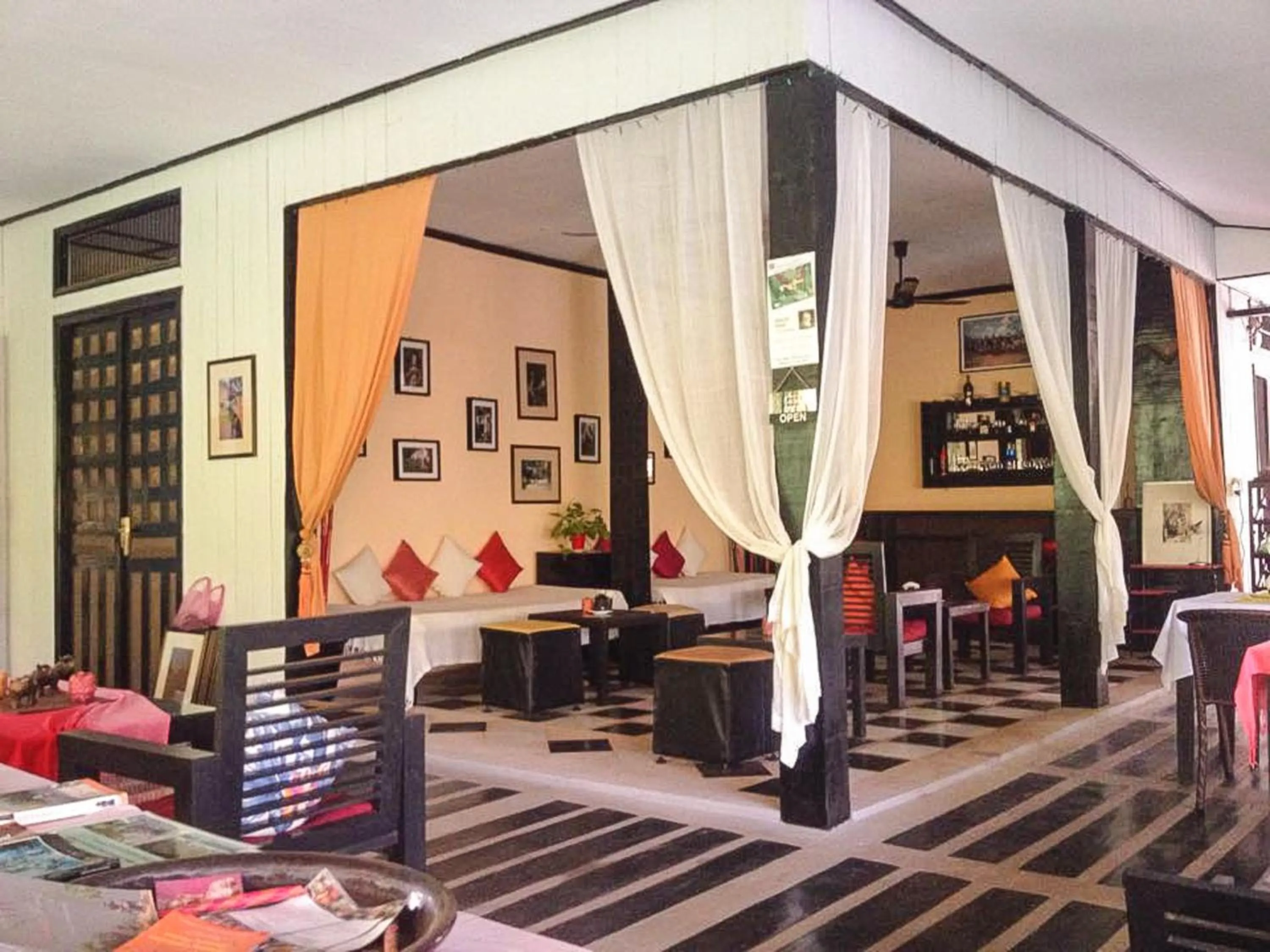 Restaurant/places to eat in The Cockatoo Nature Resort & Spa