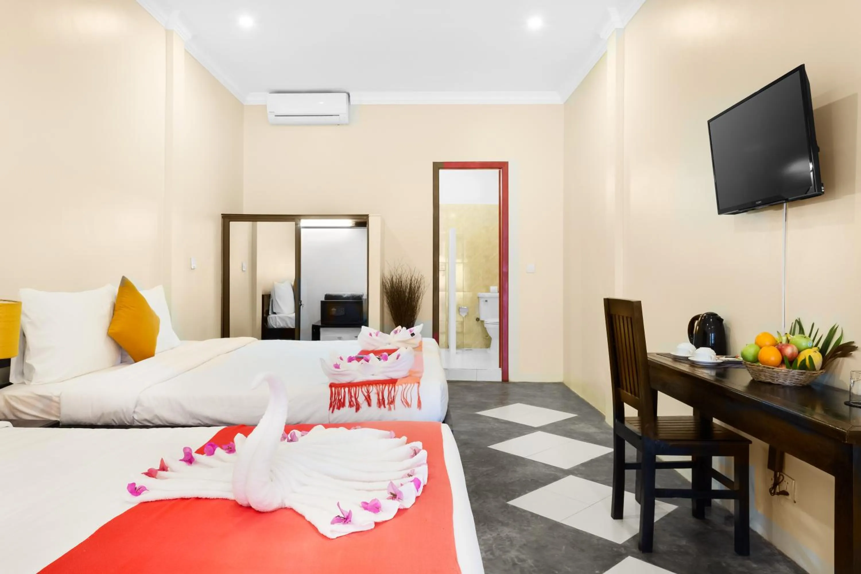 Living room, Bed in The Cockatoo Nature Resort & Spa