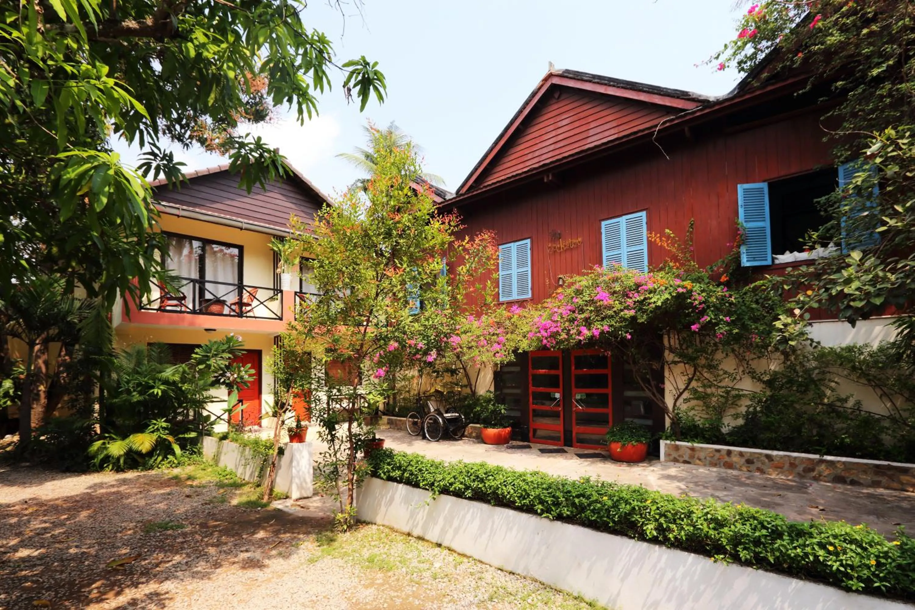 Facade/entrance in The Cockatoo Nature Resort & Spa
