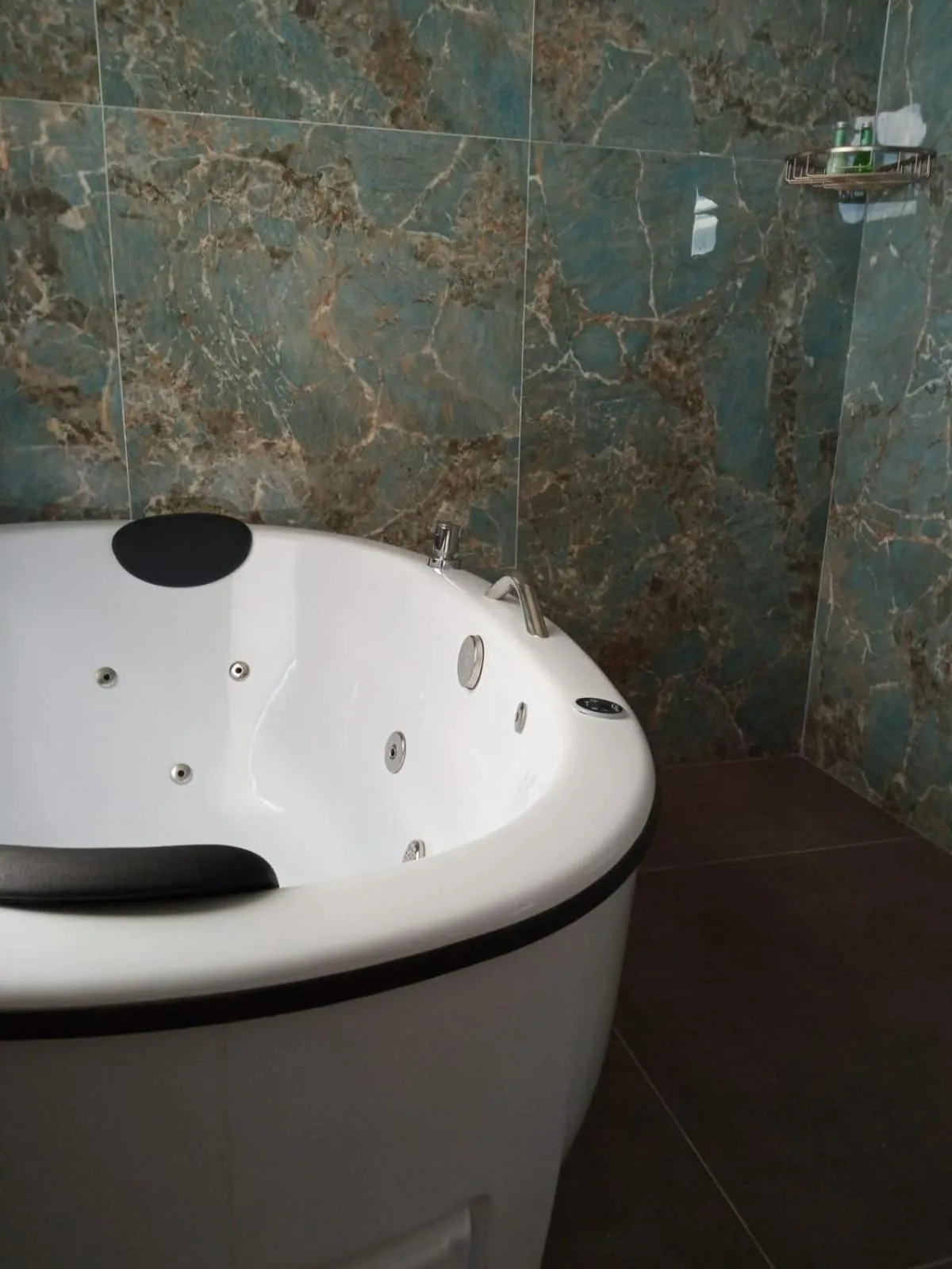 Hot Tub in Hotel Villa Greenberg