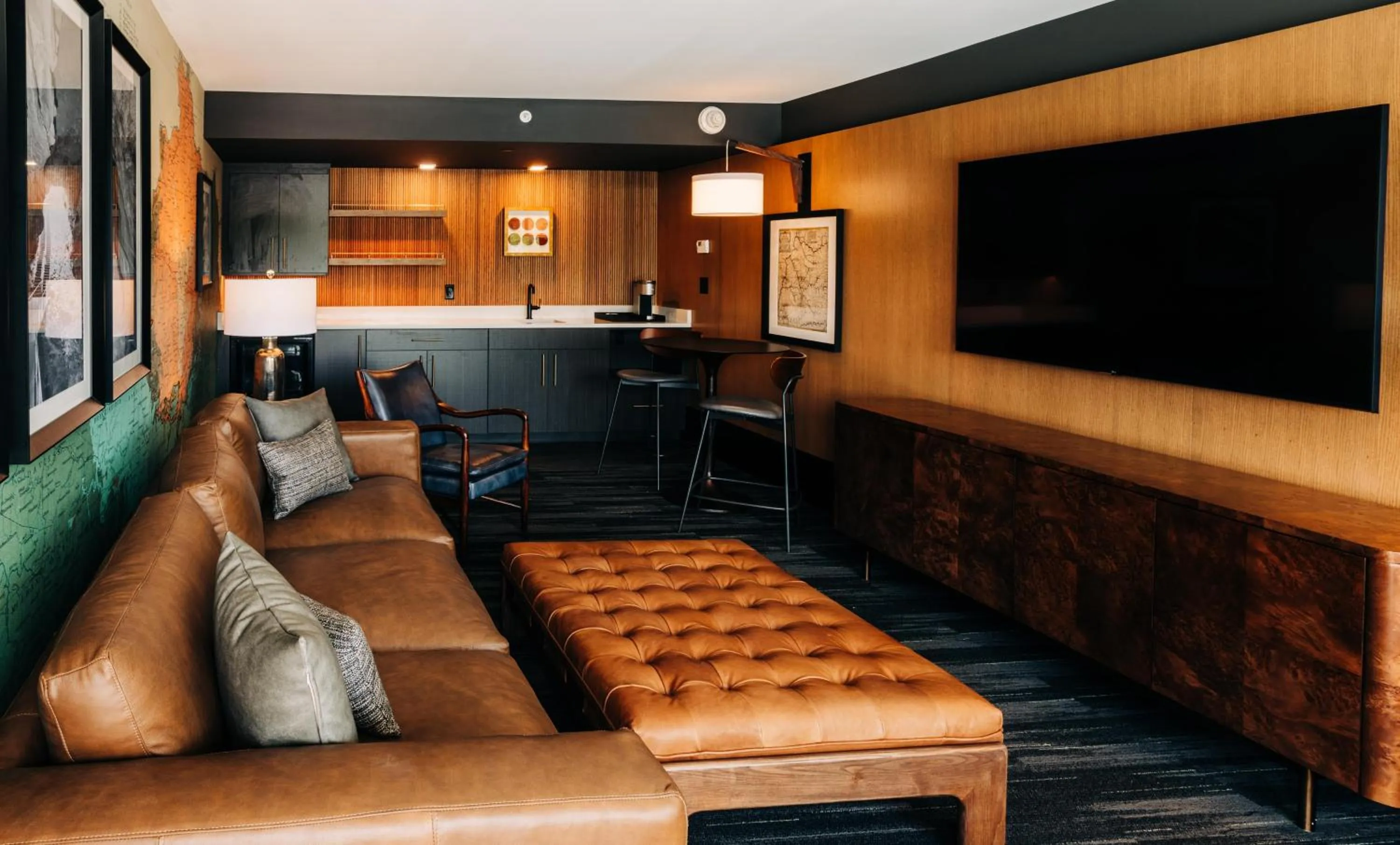 Living room in The Trail Hotel