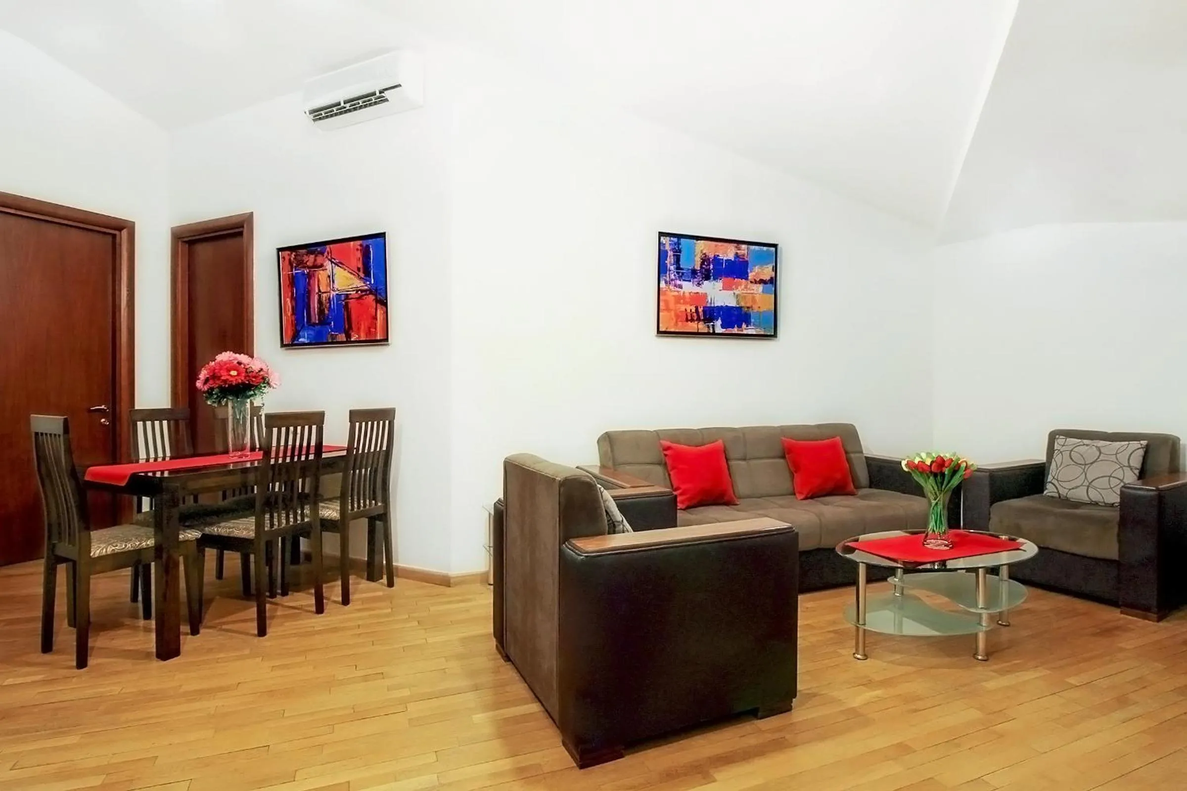 Living room in 2 Bedroom Apartment on Chaikovski street