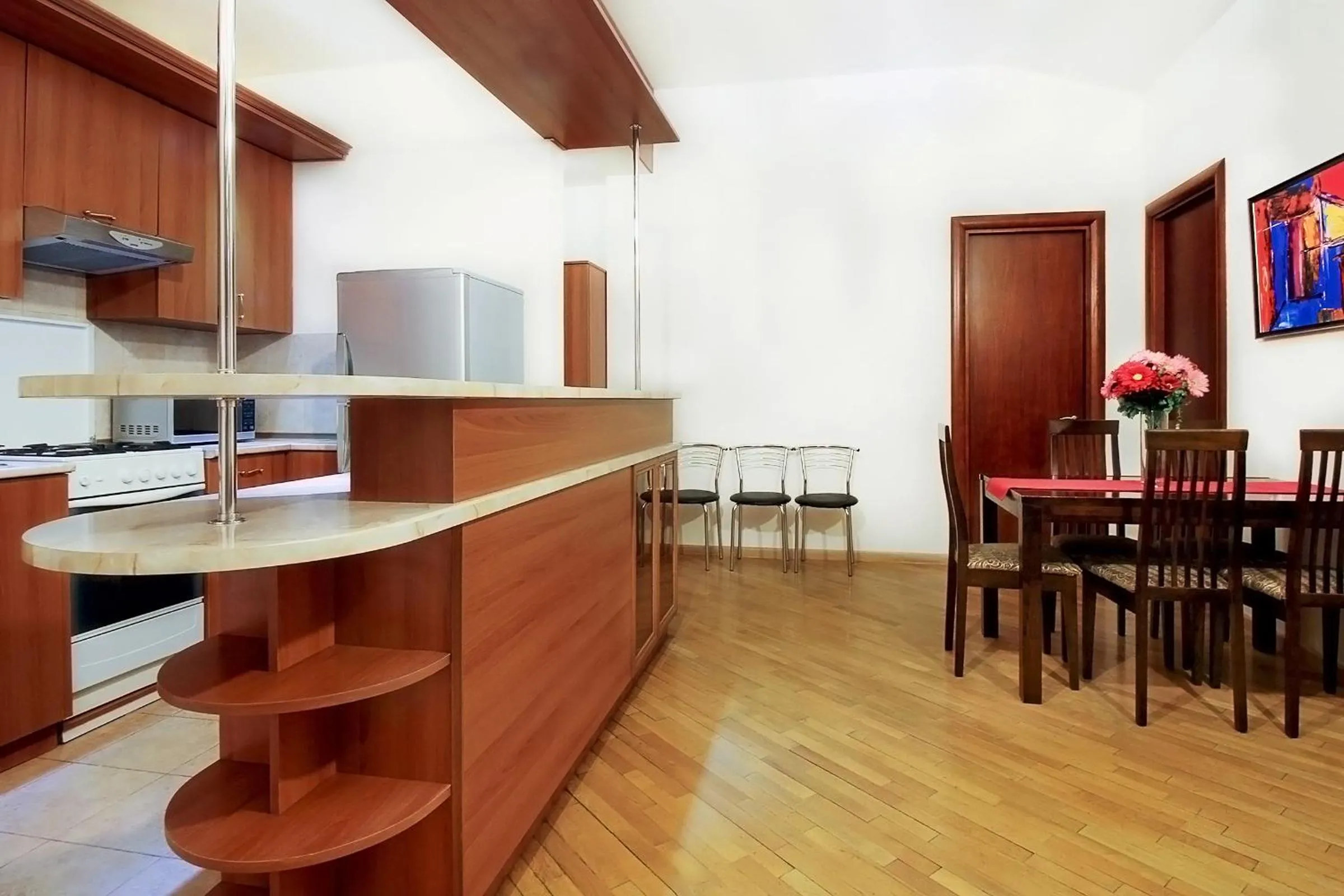 Kitchen or kitchenette in 2 Bedroom Apartment on Chaikovski street