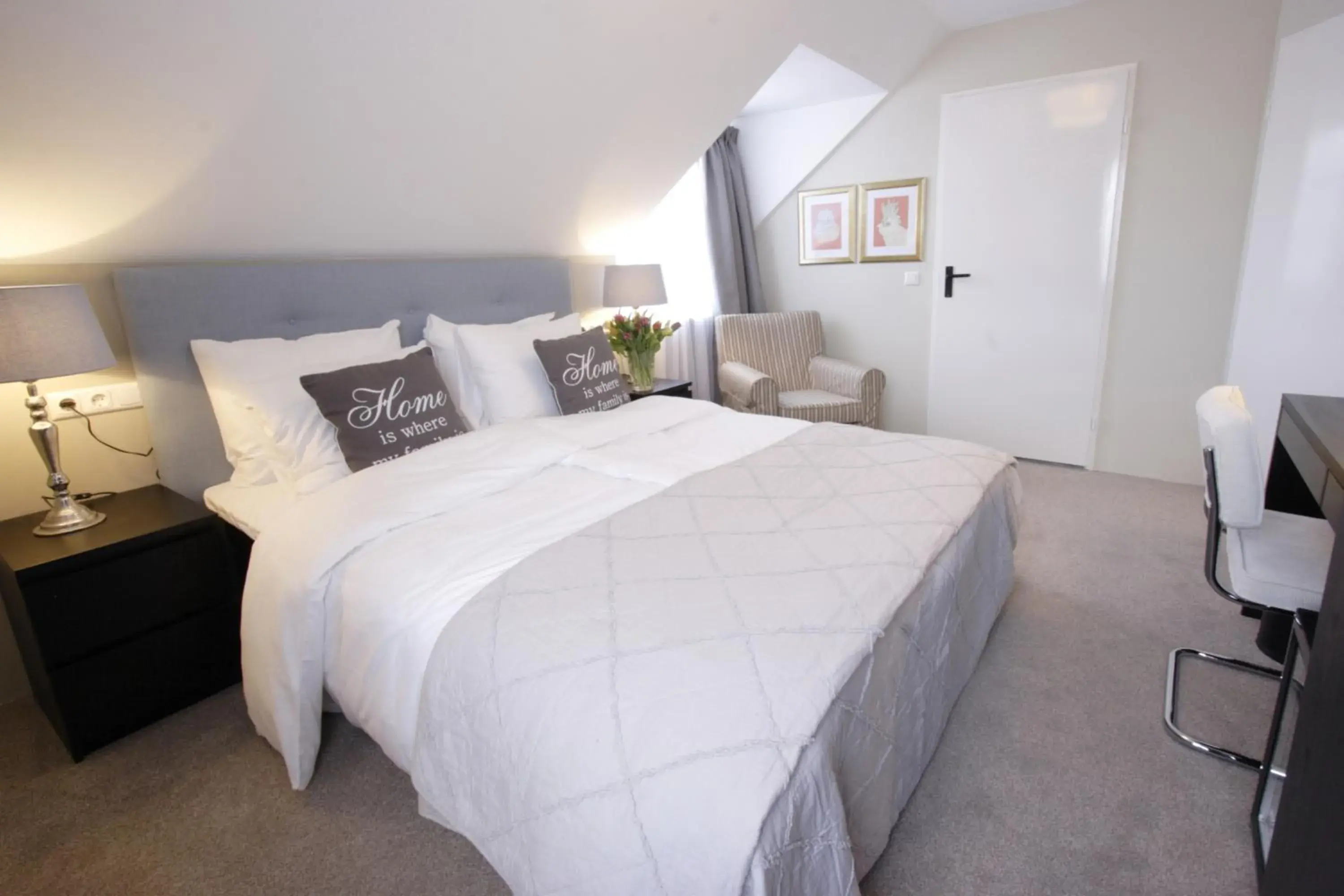 Comfort Twin Room - single occupancy in In de Witte Dame Hotel Bar Kitchen Apartments Comfort Twin Room - single occupancy in In de Witte Dame Hotel Bar Kitchen Apartments