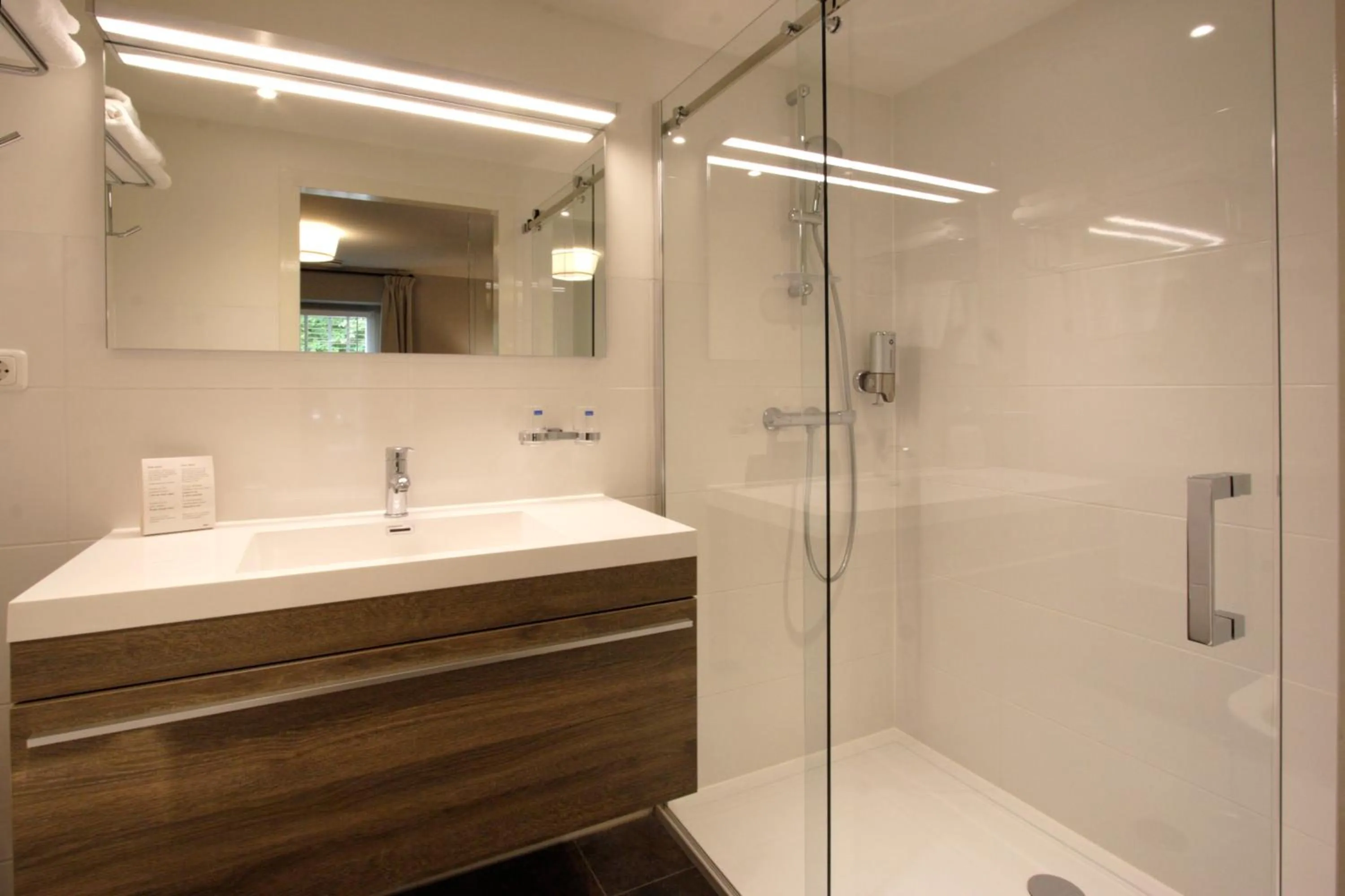 Bathroom in In de Witte Dame Hotel Bar Kitchen Apartments