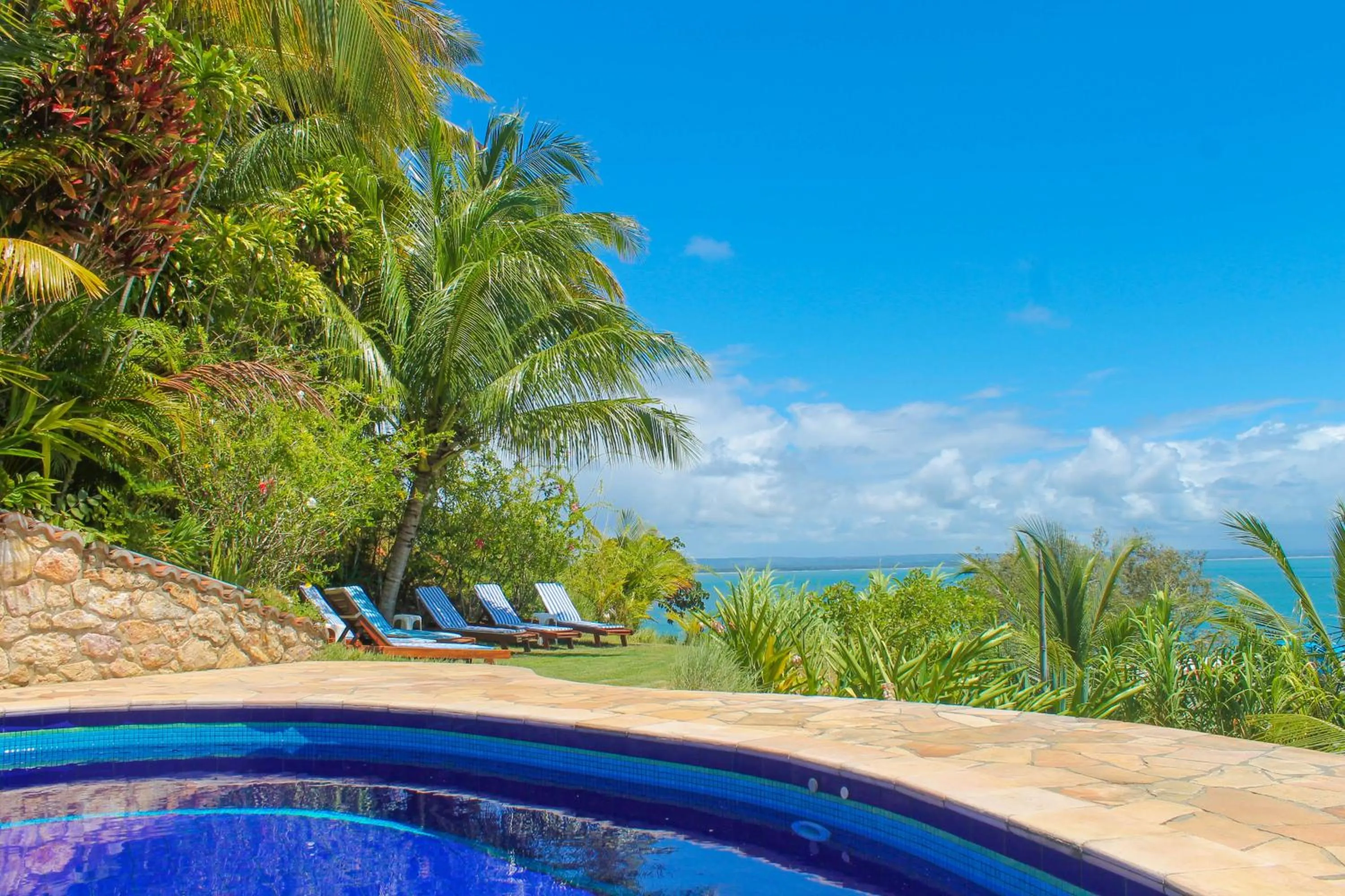 Pool view in Pousada Colibri