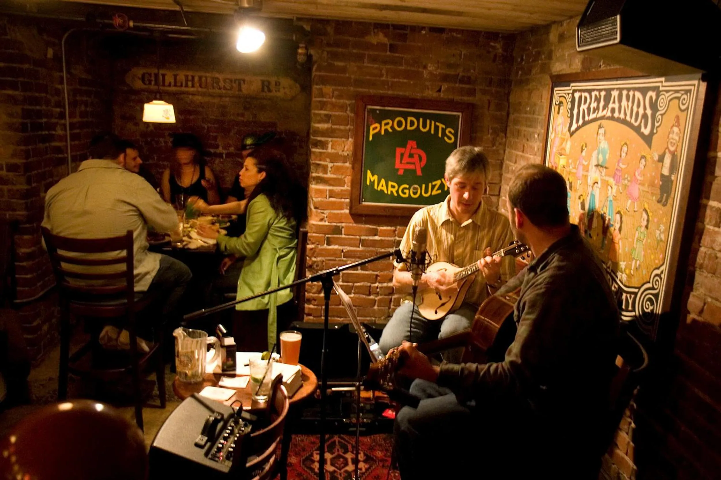 Entertainment in McMenamins Hotel Oregon
