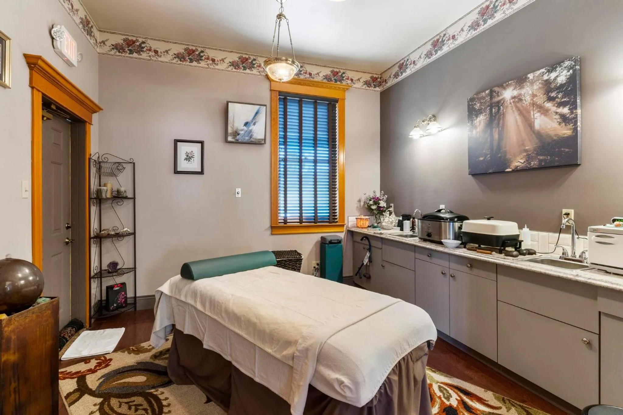 Massage, Bed in Cripple Creek Hospitality House