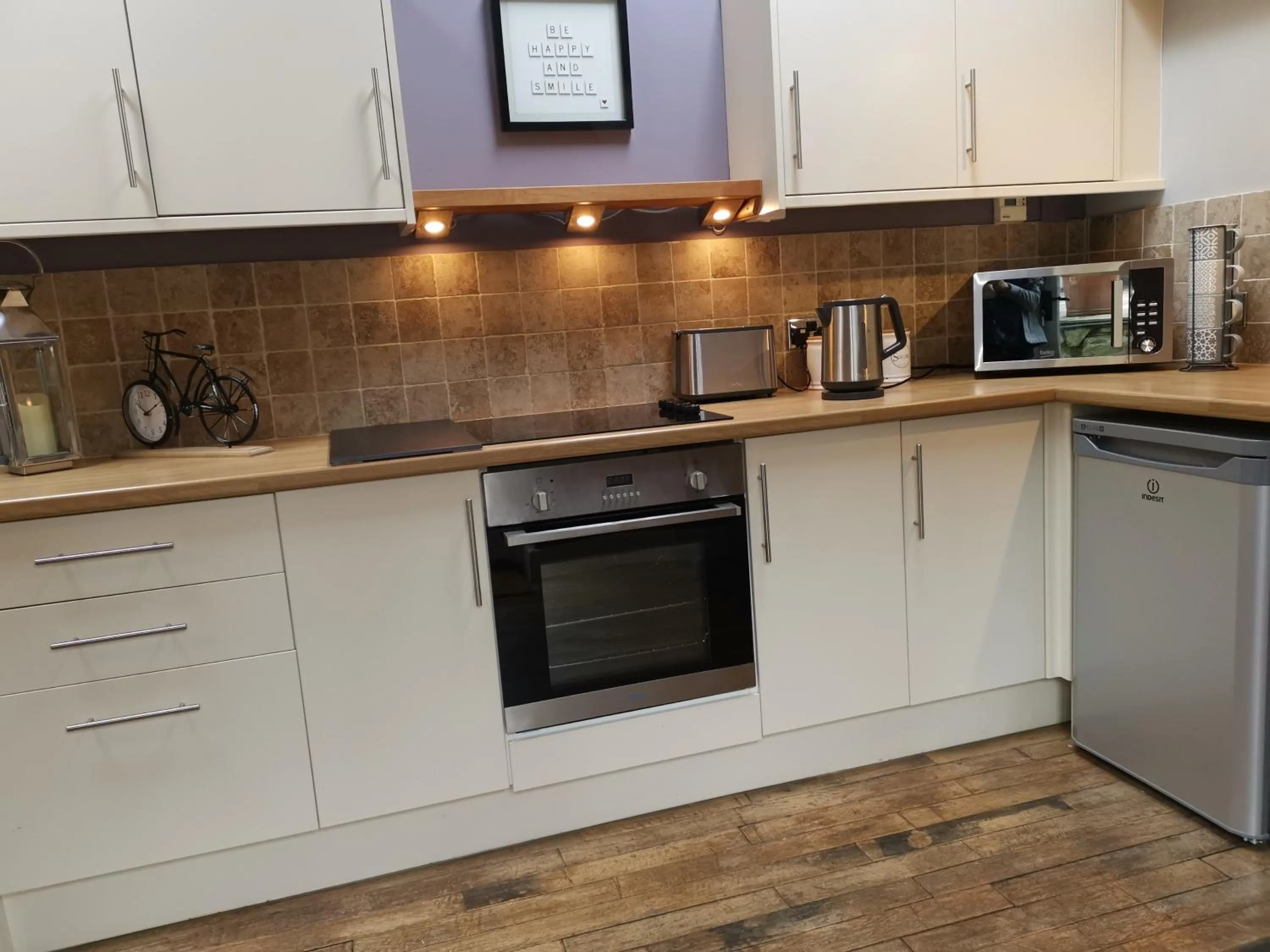 Dining area in Broadrock Accommodation - Clock Cottage