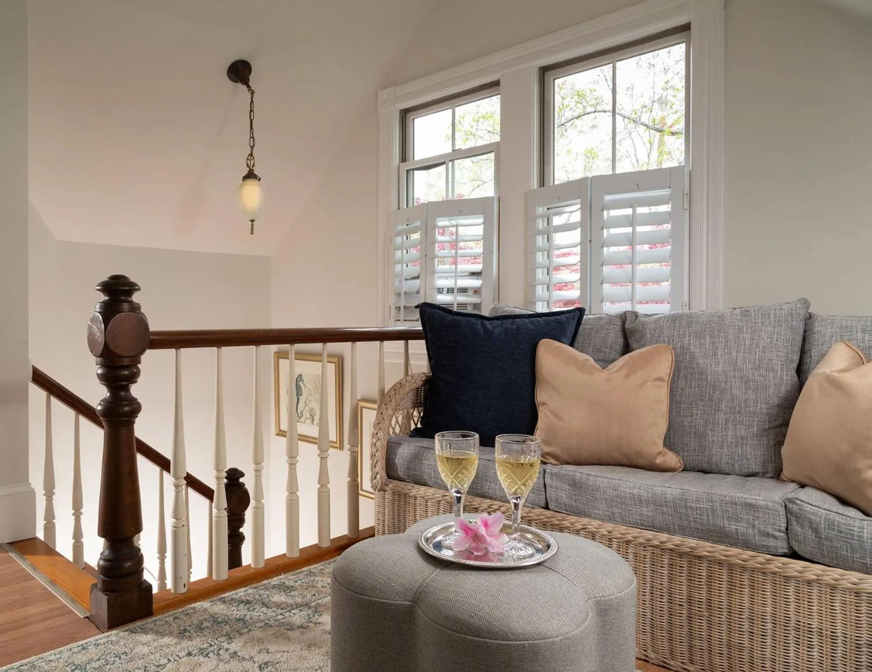 Seating area in White Doe Inn Bed & Breakfast