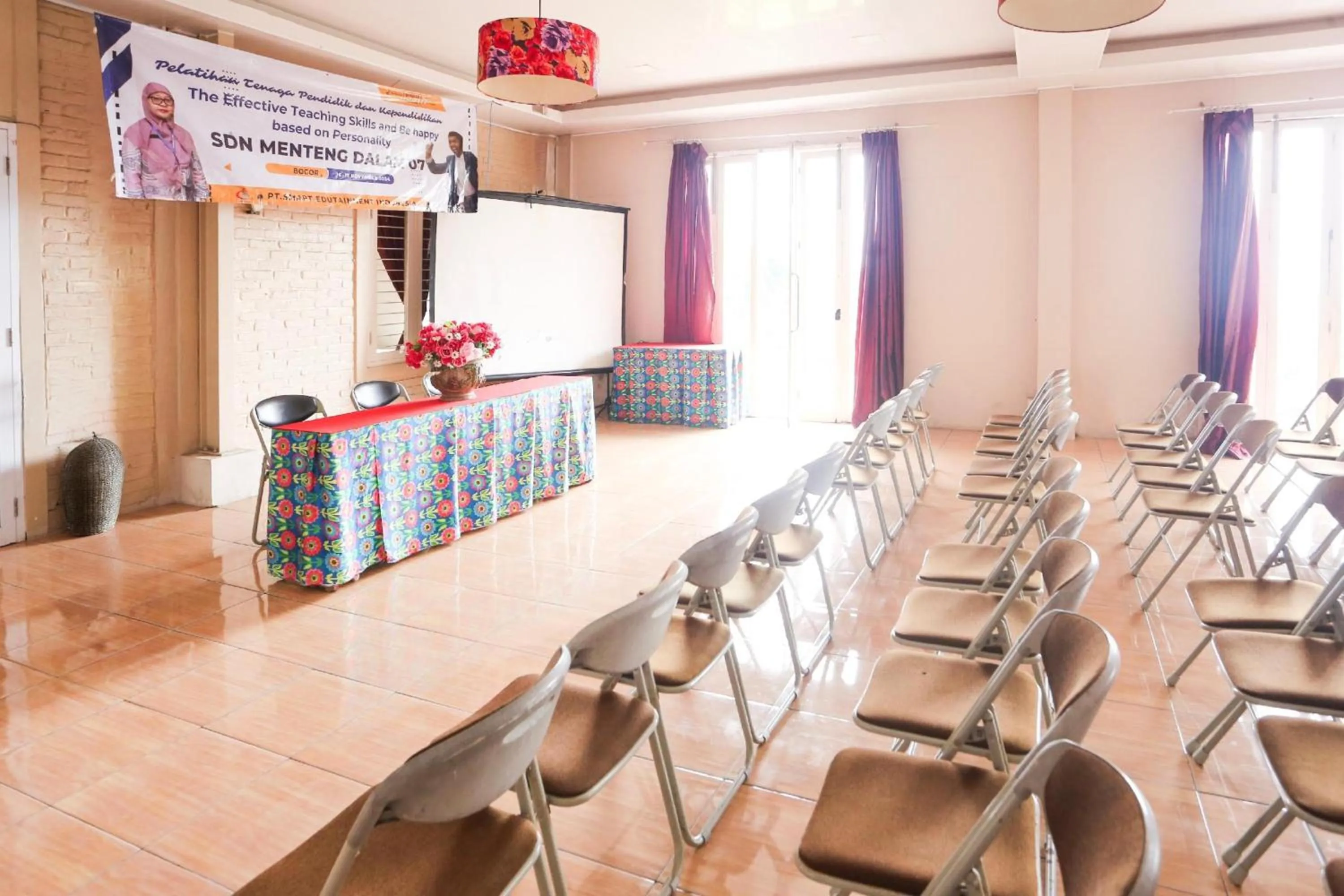 TV and multimedia in Collection O Bogor Puncak Near Gunung Mas Formerly Villa Bunga Bunga