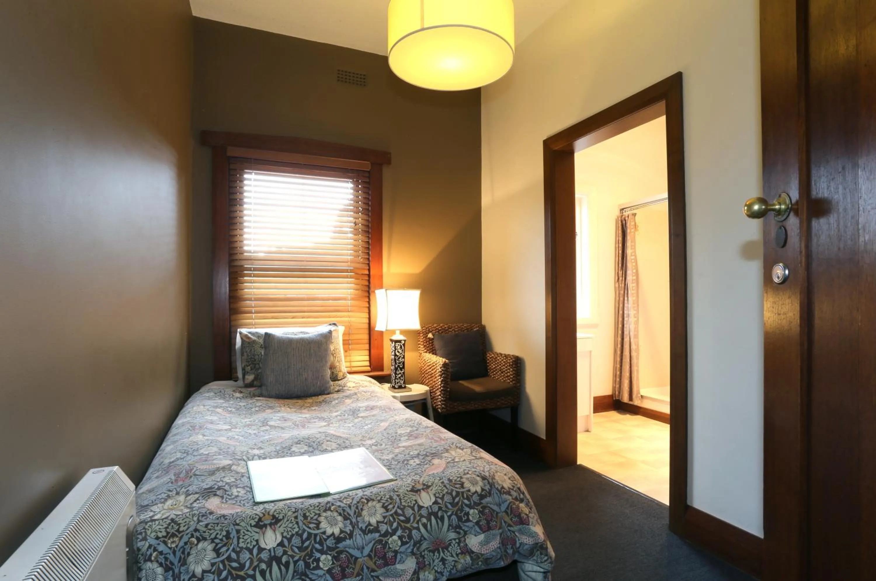 Bedroom, Bed in Kermandie Hotel