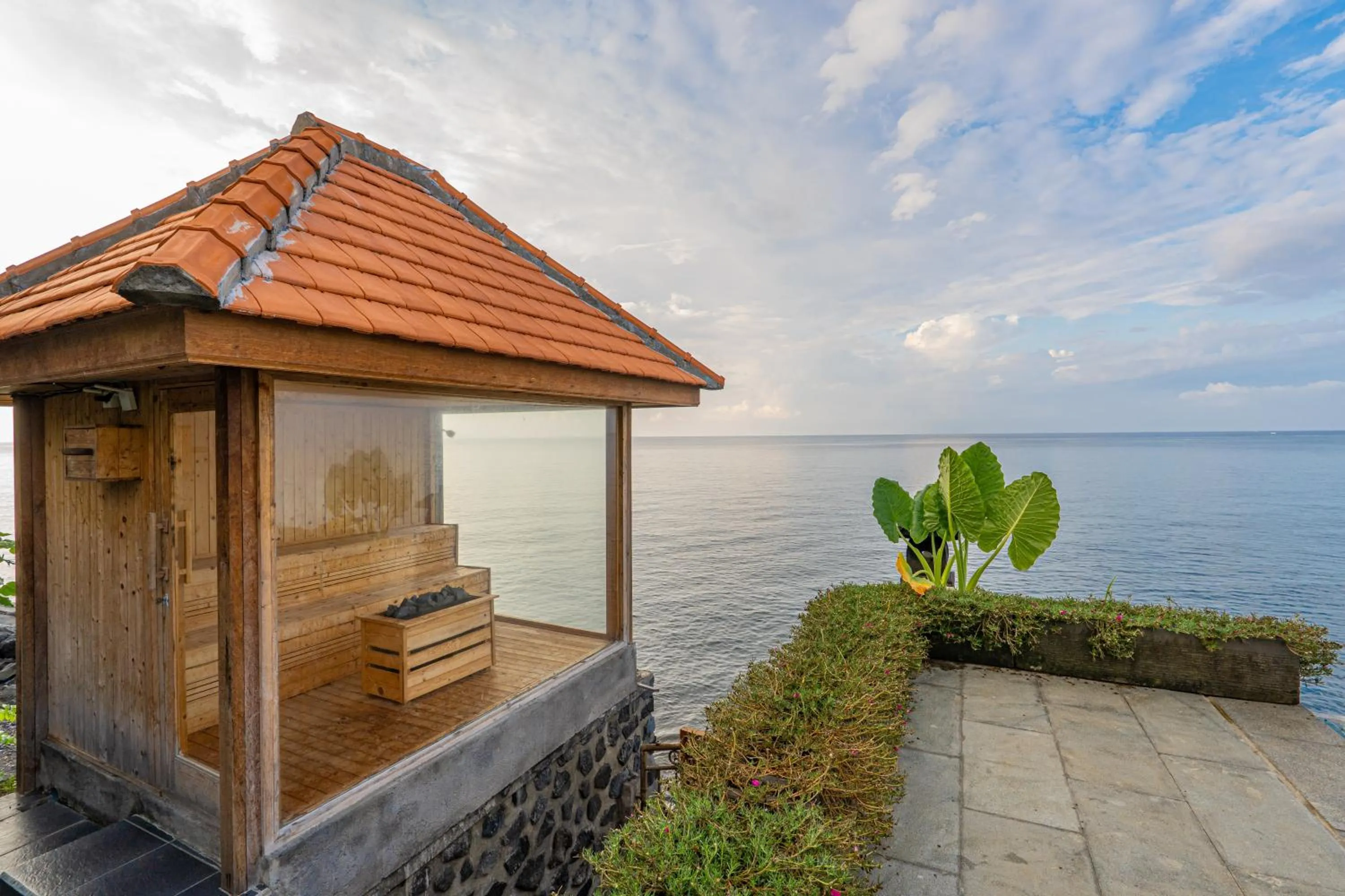 Sauna in Seaside Oceana Suites by Mahaprana