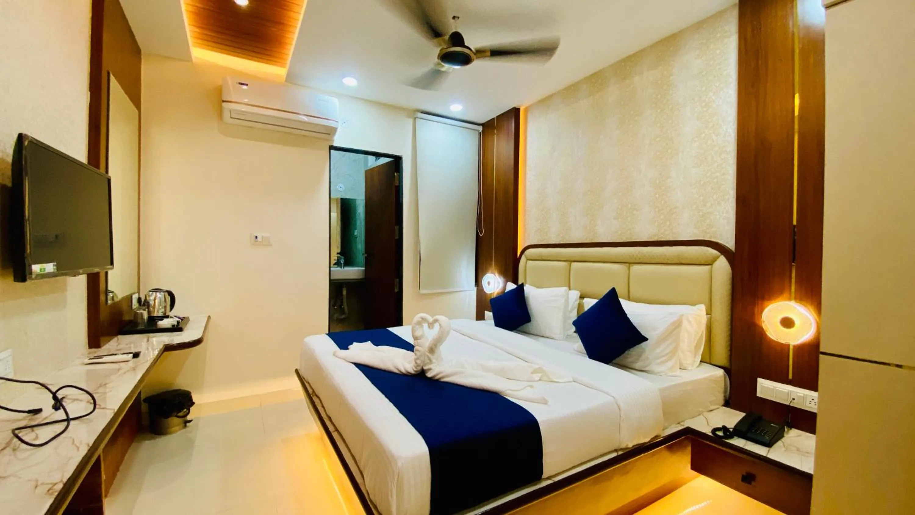 Bedroom, Bed in Hotel Pravasa Stay, Dewas Naka