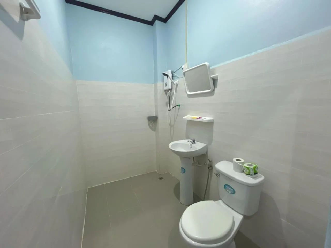 Bathroom in Smile Guesthouse VangVieng