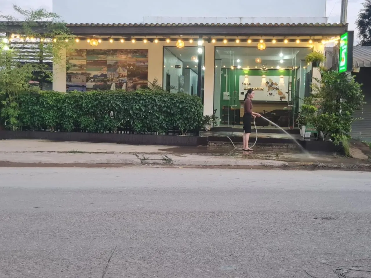 Property building in Smile Guesthouse VangVieng