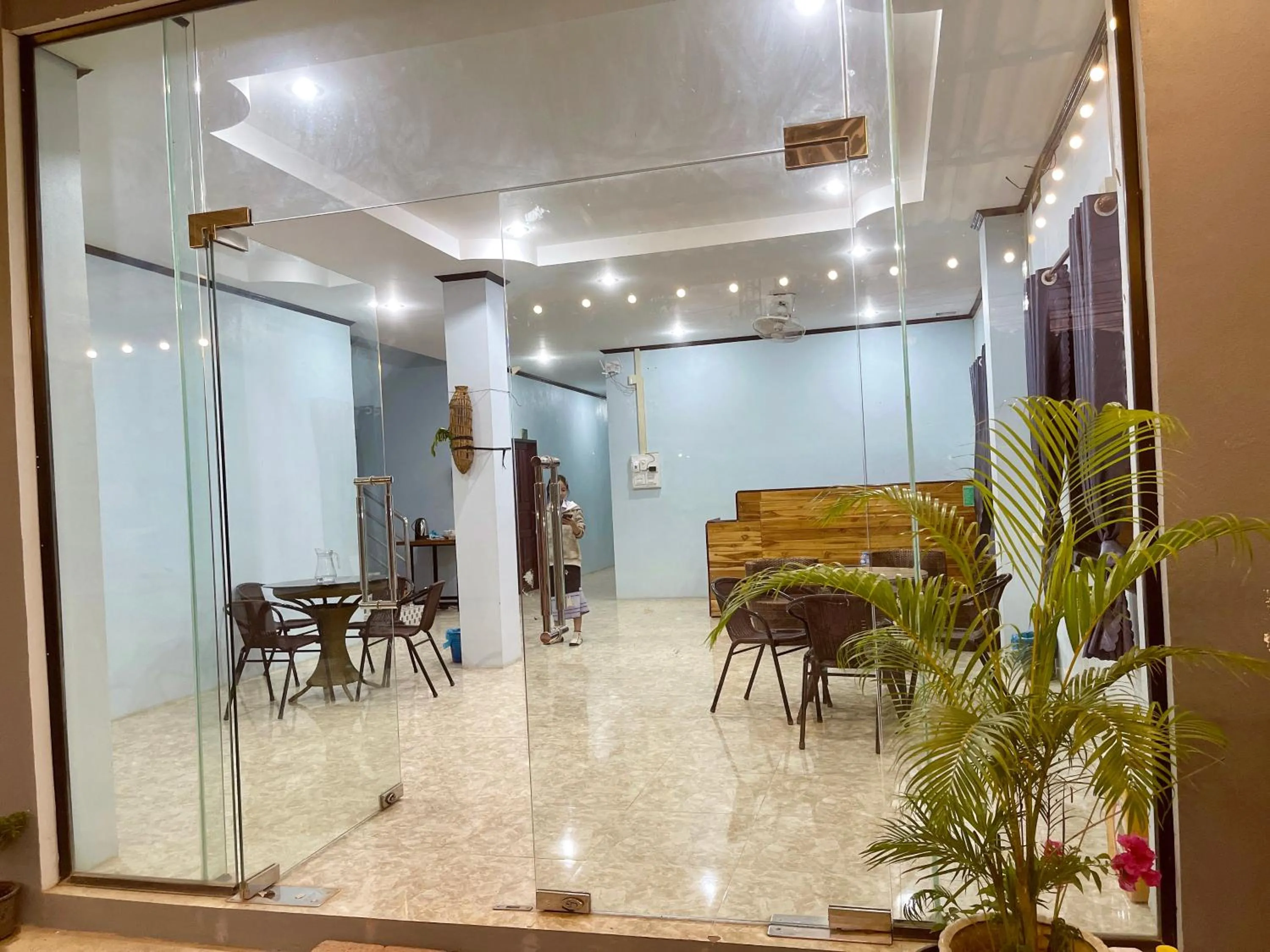 Restaurant/places to eat in Smile Guesthouse VangVieng