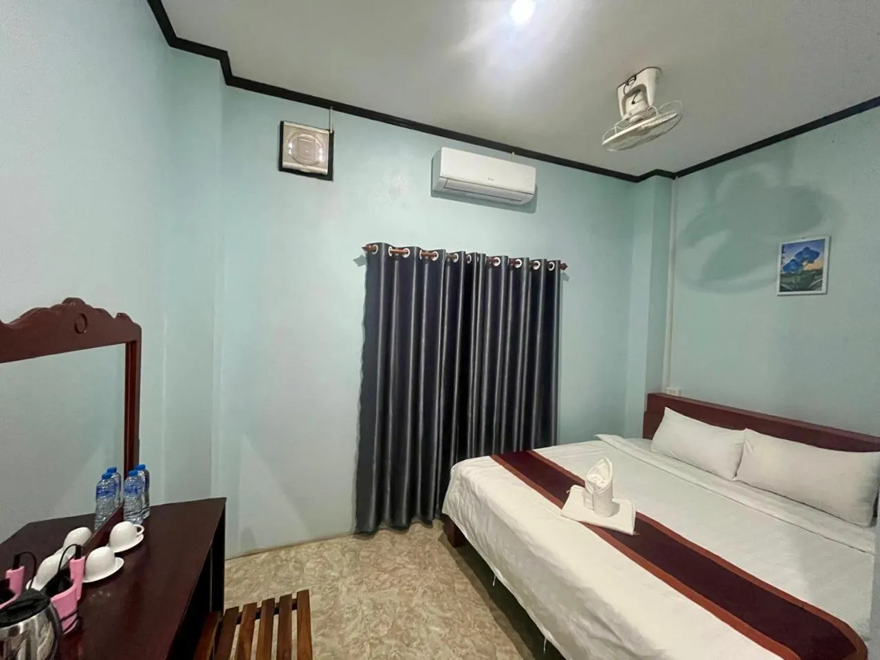 Bedroom, Bed in Smile Guesthouse VangVieng