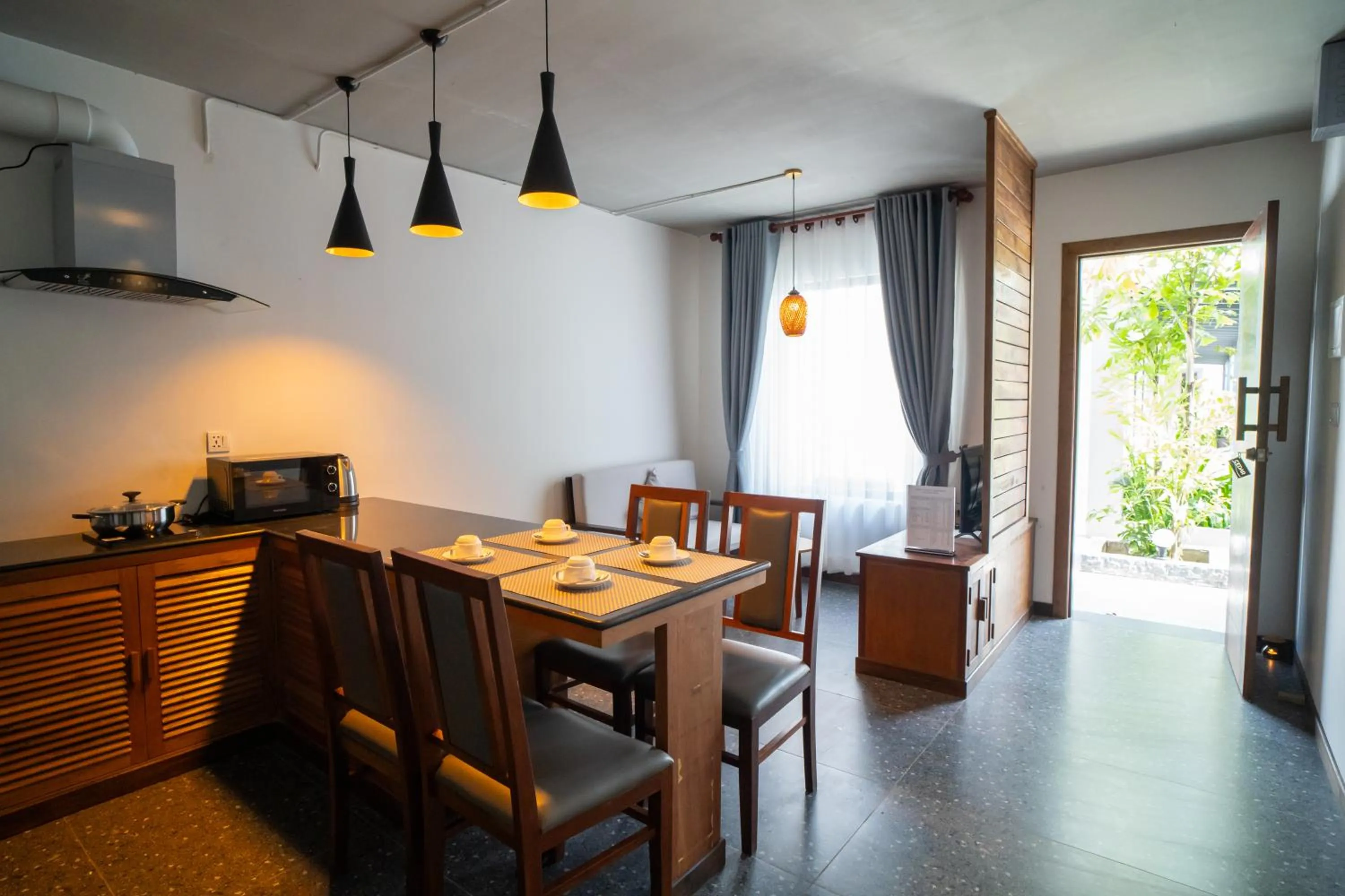 Dining area in Apartment Green Amazon
