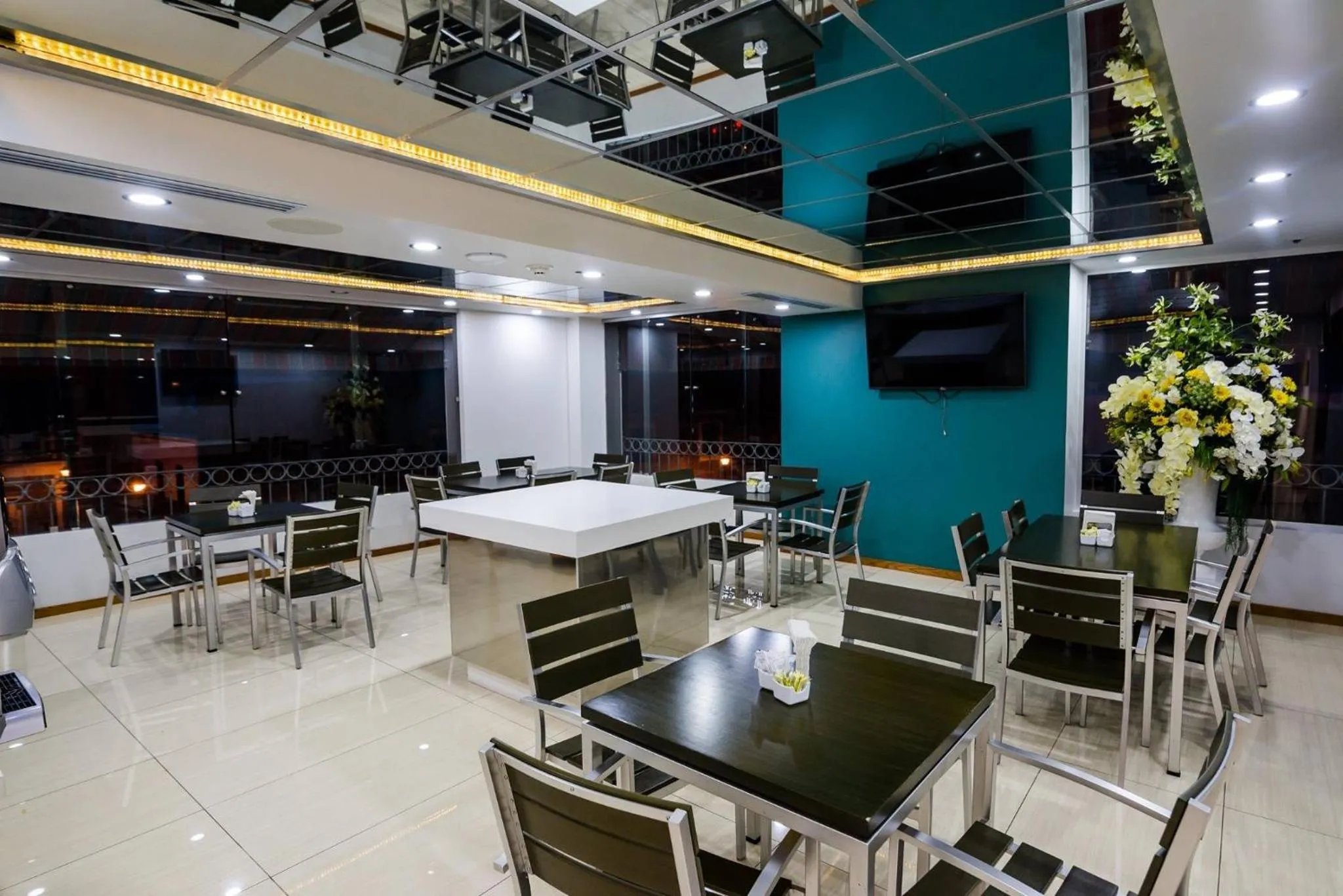 Restaurant/places to eat in Concept Hotel - Centro Zamora