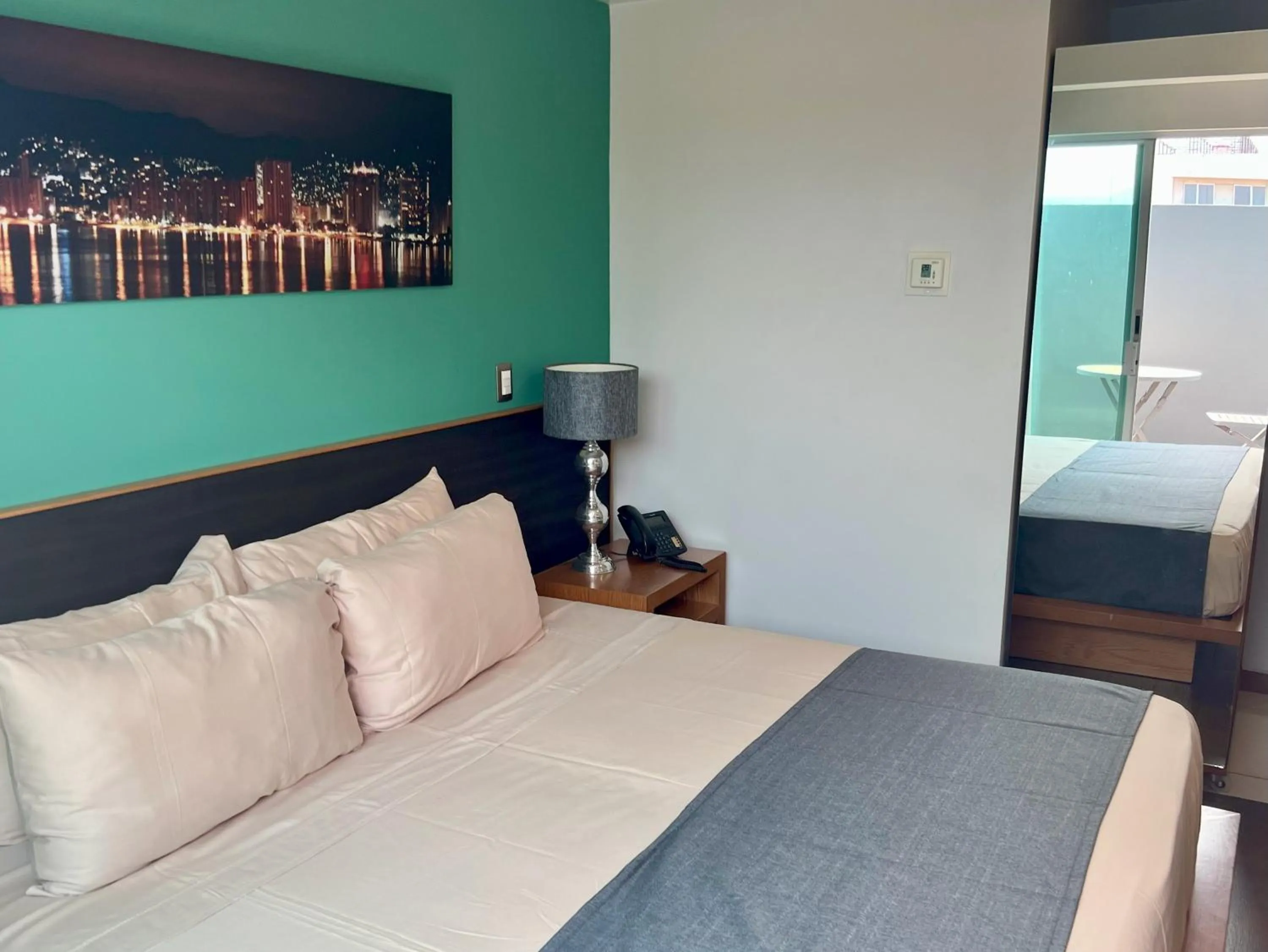 Bed in Concept Hotel - Centro Zamora